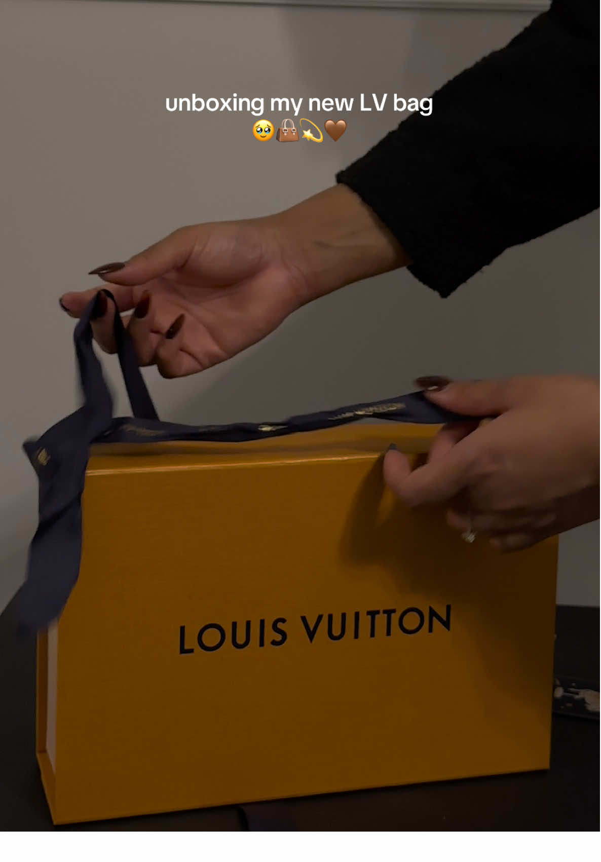 Me 🤝🏽 spoiling myself #luxury #luxuryunboxing #fashiontiktok #viralvideos #materialgirl #luxurylifestyle #unboxingvideo #louisvuittonbag #luxuryshopping