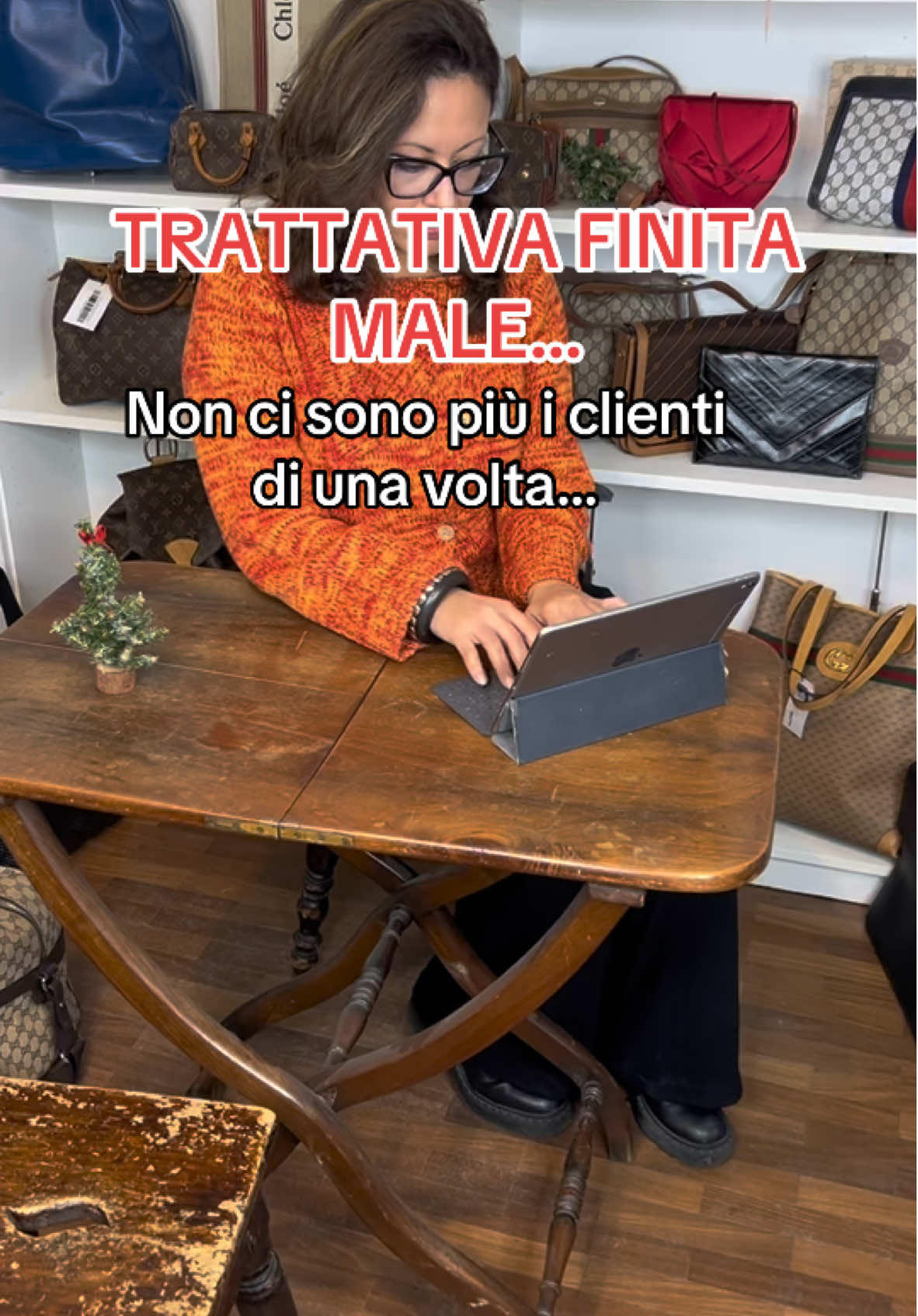 Trattativa finita molto male… 😂👜 #comicvideo #trattativaborse #borsedilusso #borsesecondamano #borsasecondhand #borsadilusso #borsevintage #opavintage #luxurybag #reseller 