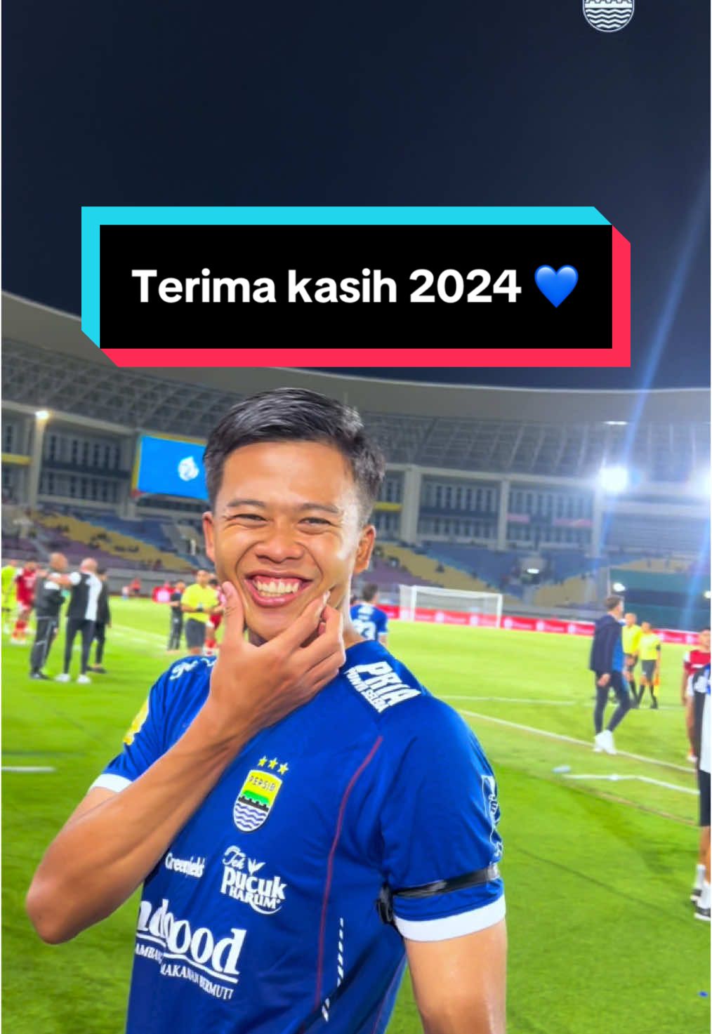 Pertandingan terakhir di 2024 berakhir dengan kemenangan. Enjoy! 💙   Sampai jumpa di 2025 Bobotoh!  #PERSIBDAY #WeArePERSIB