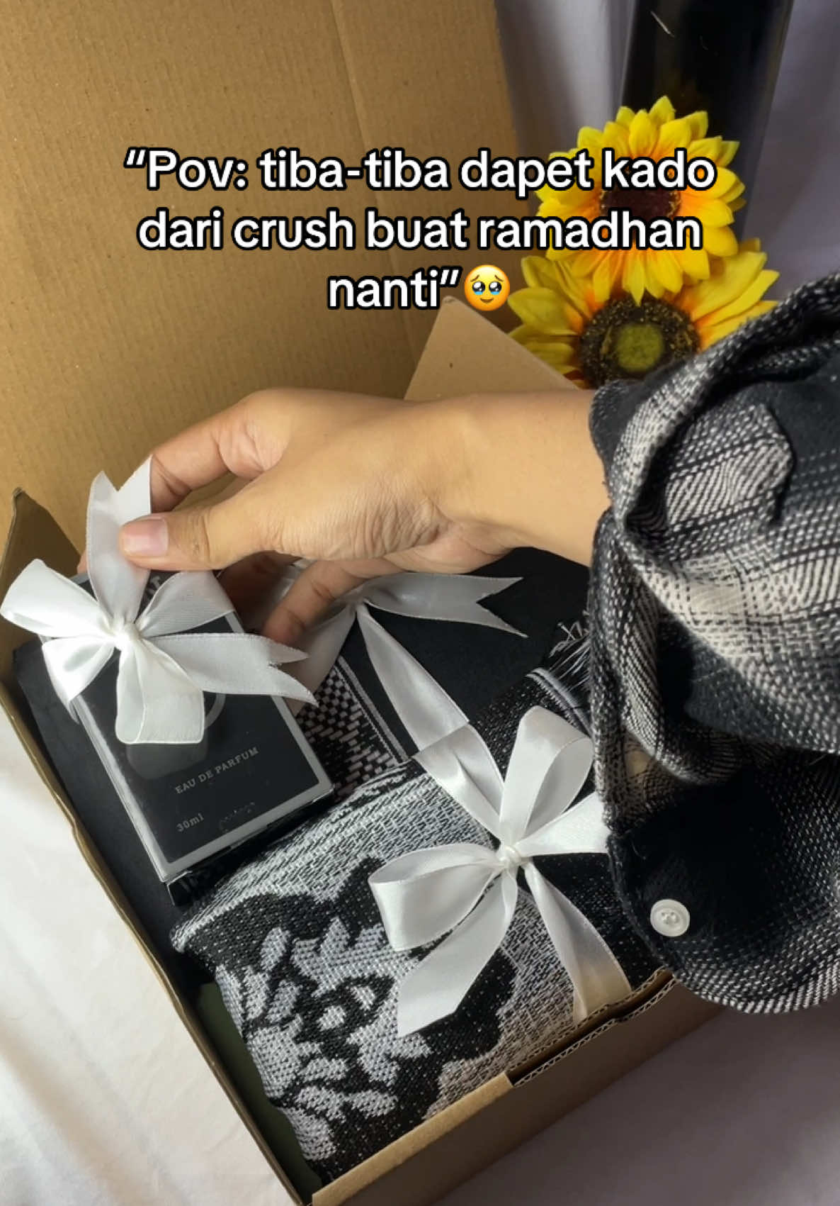 Bentar lagi ramadhan kasih kado set sholat mantep nih #giftideas #kadocowok #giftboxsurprise #fyp 