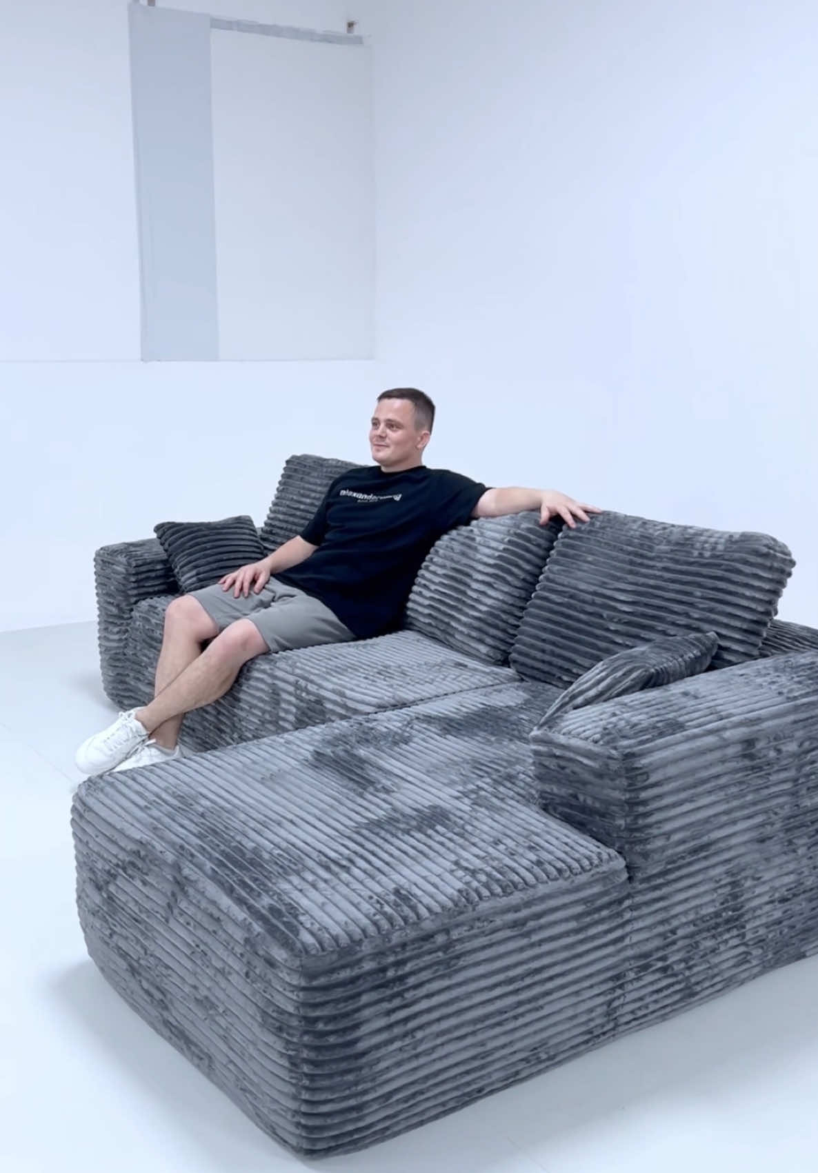 Compressed sofas are being shipped to the world from here #compressedsofa #sofa #sofá  #sofainbox #furniturefactory  #boxsprings #b2bsales #furniturewholesale #Mattress #couch #springmattress #furnituresuppliers  #Furniture #furnitureexpo #muebles