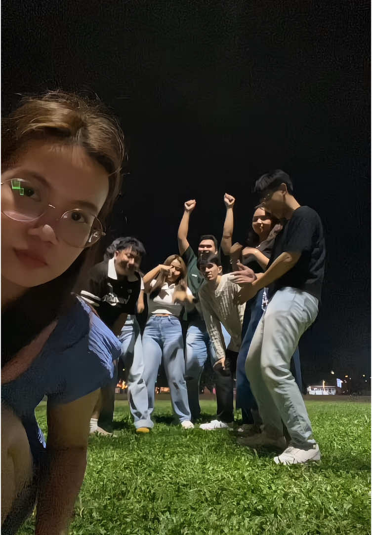 not a single dull moment with these people 🥹👯🫶🏻✨ since 2018 🤝  @samz, RN 🦈 @줄리 @Dwin @rhyannn @n @K  #bestfriend #bffs #groupdance #groupdancetrend #friendsreunion #fyp #foryoupage #foryou 