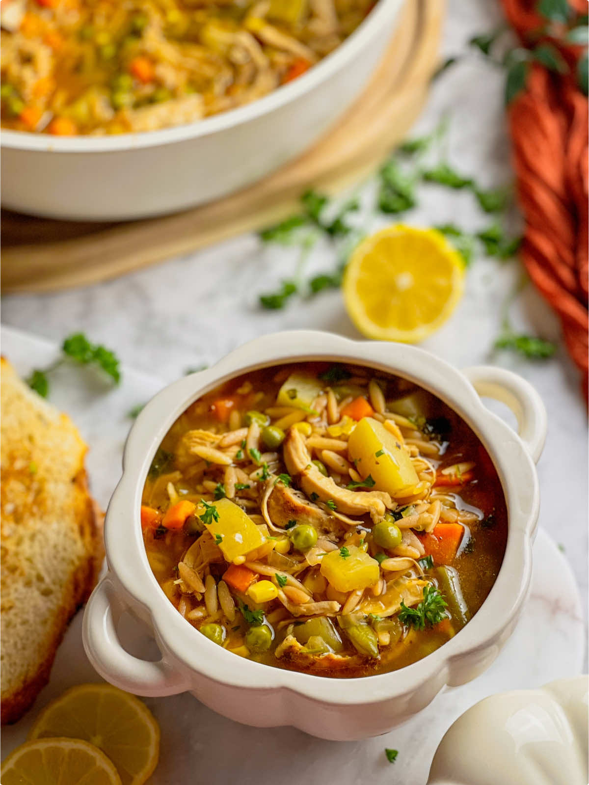 شوربة الخضار بالدجاج 🍲👌 المقادير : ١ كيلو صدور دجاج  التتبيلة ( زيت زيتون - ملح - فلفل - بابريكا مدخنة - زعتر اوريجانو ) الخضار : بصله متوسطة - جزر - ٣ اعواد كرفس - ٢ حبة بطاطس متوسطة - ٤ فصوص ثوم  ١ كوب خضار مجمد مشكل ( بسلة - فاصوليا خضراء - ذرة ) ملح - فلفل - زعتر  ٢ لتر شوربة دجاج  ١ كوب لسان عصفور  ٢ مكعب زبدة او سمن  ورق لورا - عود زعتر فريش بقدونس مفروم  للتقديم : ليمون - خبز محمص  *ممكن تبدلوا خطوه الفراخ المشوية بفرخة كاملة مسلوقة عشان تستخدموا الشوربة بتاعتها 👌 *ممكن تضيفوا اي نوع خضار تاني بتحبوه زي الكوسه او البروكلي او المشروم 👌 *حاولوا تقطعوا الخضار كله بنفس الحجم عشان يستوي مع بعض 👌 جربوها وهستني رايكم 🥰♥️ لو عايزين تشوفوا الوصفة كاملة بكل التفاصيل هتلاقوها علي اليوتيوب اسم القناة ( اسما ايتس) 🙋🏻‍♀️ ‏#soup #soupseason #foodphotography #foodblogger #explore #wintervibes #winterfood #chickensoup #شوربة #اجواء_شتويه #طبخ #fyyyyyyyyyyyyyyyy #مشاهير_تيك_توك_مشاهير_العرب #cooking #viral 