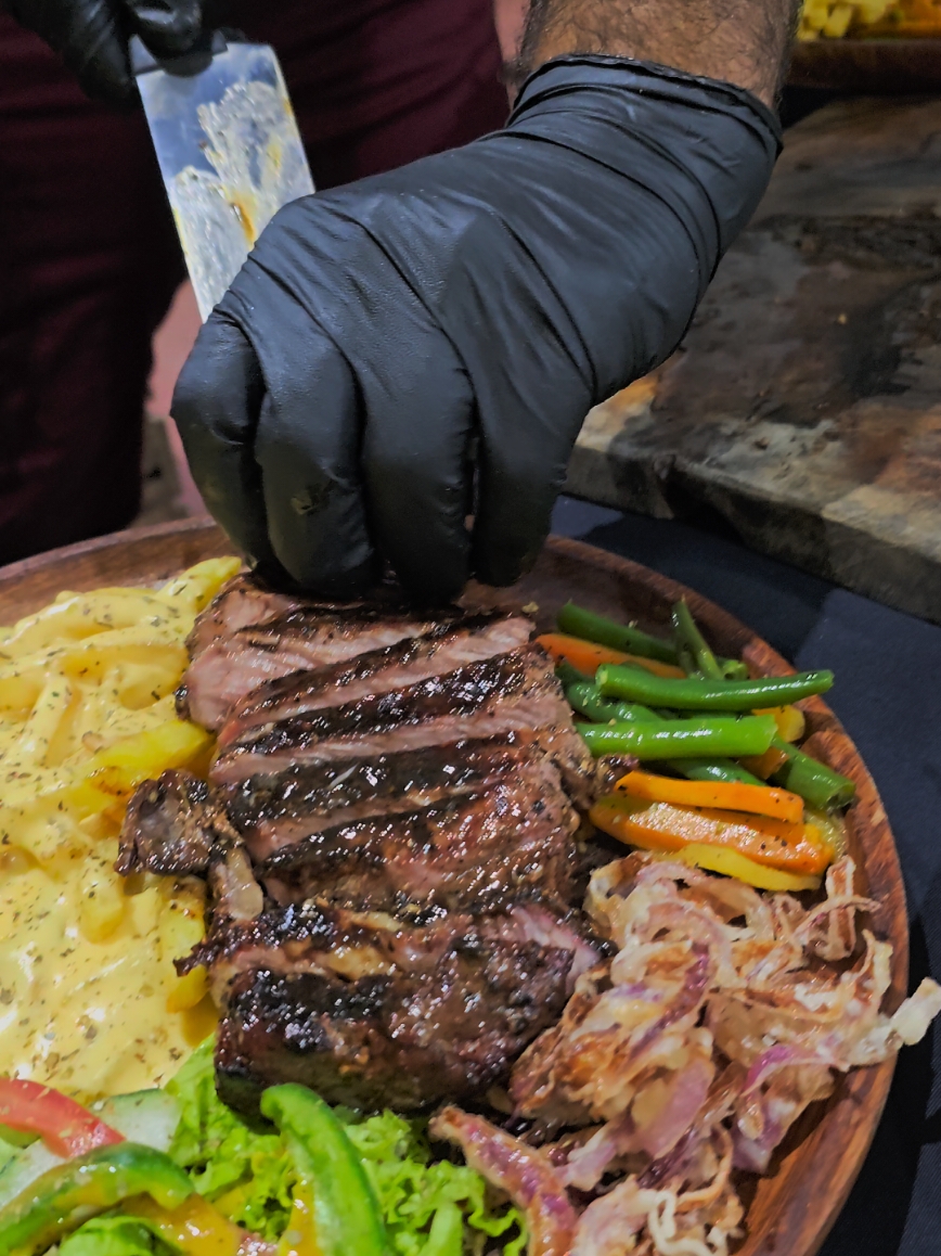 You haven’t truly experienced Steak in Dar es Salaam until this master chef works his magic! 🥩🔥 The ultimate Steak perfectionist! - @Chef_Yusuf2022  #tanzaniatiktok #Tanzania #Masaki #DaresSalaam #beefsirloin #Steak #chakula #tanzanianfood #tiktoktanzania #daressalaam 