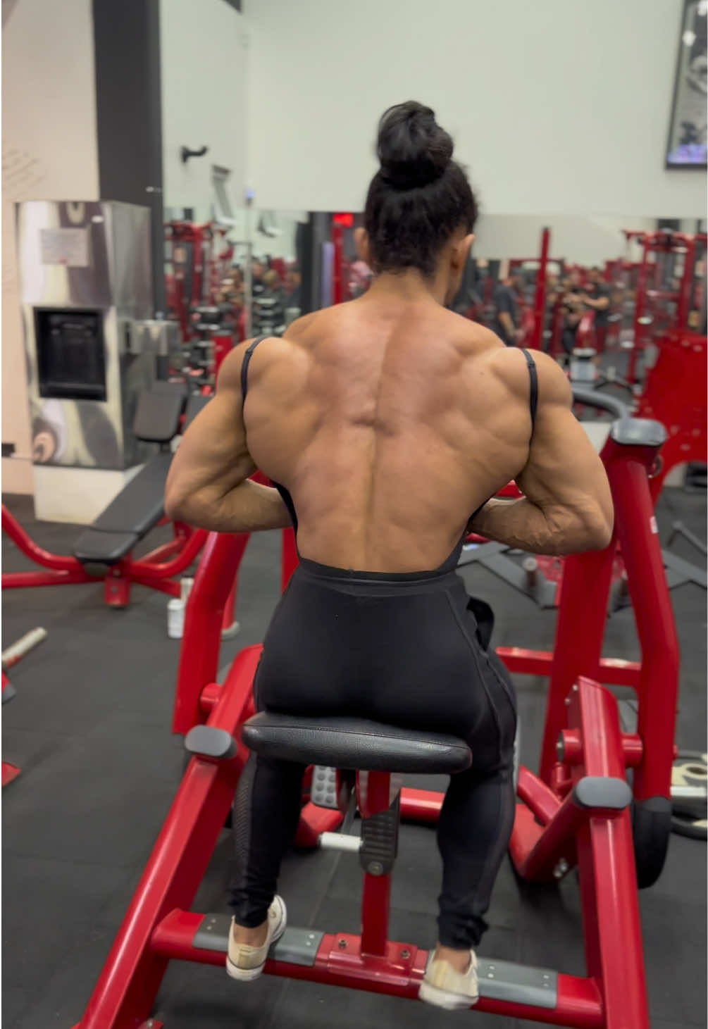 BACK FLEX👌🏻 #back #gym #fit #fitness #motivation #viralvideos #trends #musculação #discipline #zamabenta #fyp 