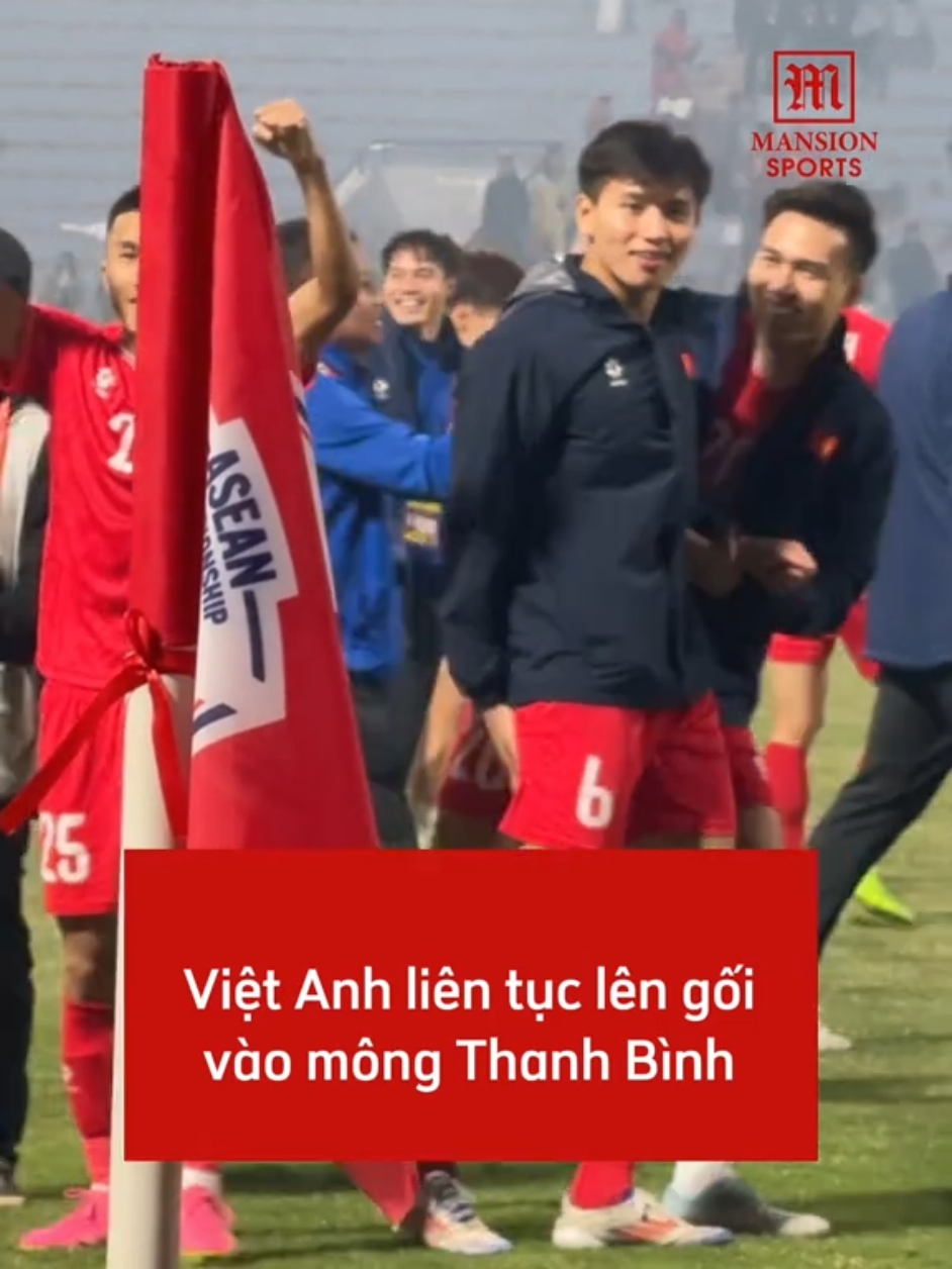 Đôi bạn nhí nhố #mansionsportsvn #mansionsports #doituyenvietnam #buihoangvietanh #xuanson #nguyenthanhbinh 