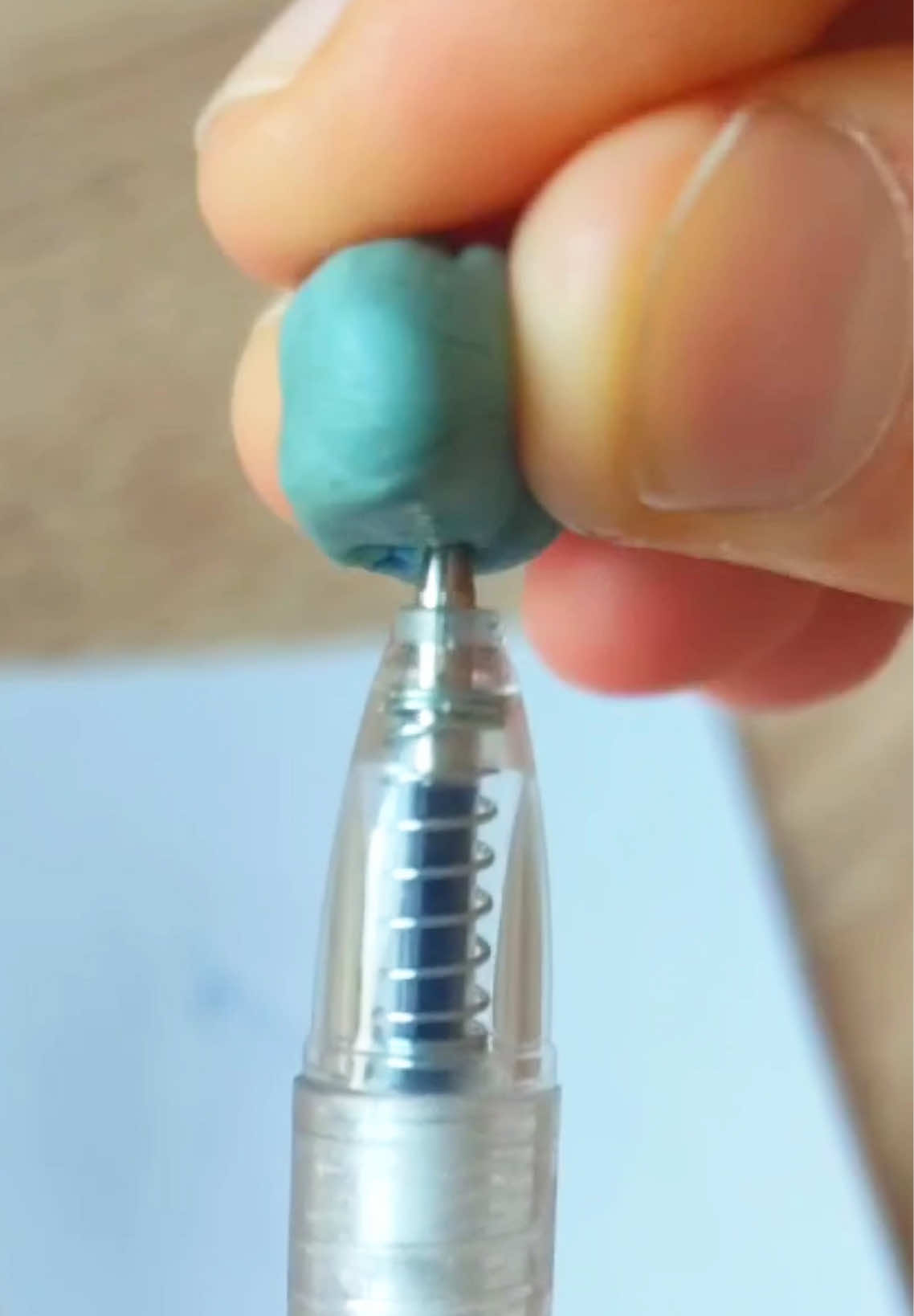 Pen won’t write? Try this lifehack! 🖊️💡 #LifeHack #PenFix #StationeryHacks #100mam