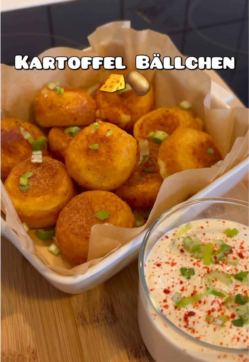 Heute mal ein herzhaftes Rezept 😋 Zutaten: Kartoffel Gewürze Speisestärke Mozzarella Frittieröl  #kartoffel #käse #rezepte #recipes #cheese #asmr #asmrsounds 