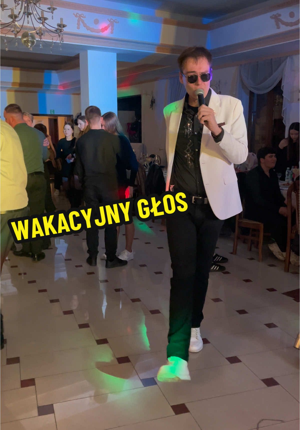 Wakacyjny Głos 🎶 na osiemnastce Patrycji 🎉 #discoprince #koncert #osiemnastka #taniec #muzyka #zabawa #wesele #discopolo #nażywo #weselnyklimat #dance #singer #performance #party #music #fyp #dc 