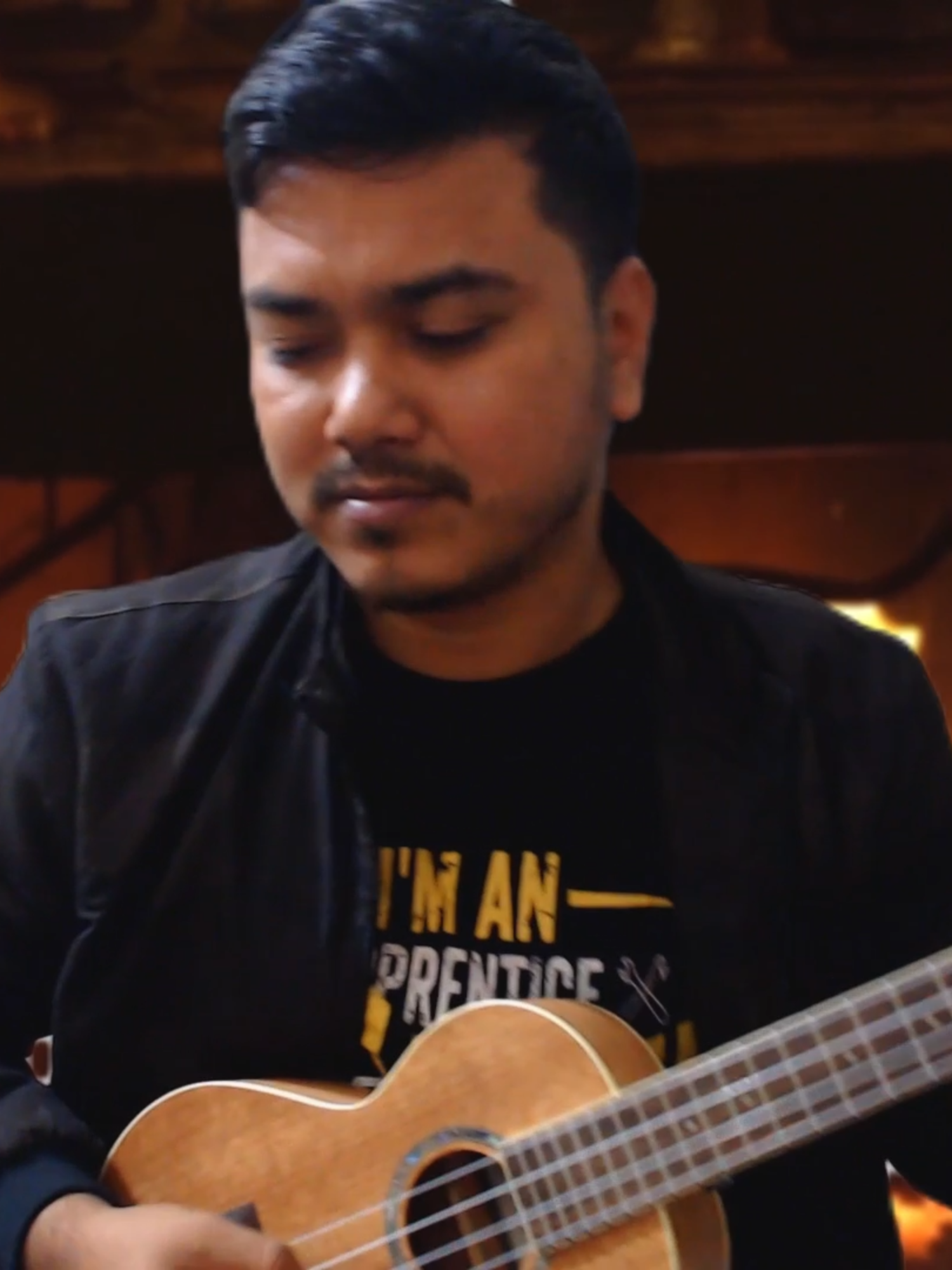 🎶 নিথুয়া পাথারে নেমেছি বন্ধু রে 🎶 A beautiful cover of this famous Bengali folk song on the Bangla dotara style ukulele by Mr. Samir. Immerse in the soulful tunes and timeless lyrics. Don't miss it! 🌟 #BengaliFolk #DotaraUkulele #MrSamir #NithuaPathare