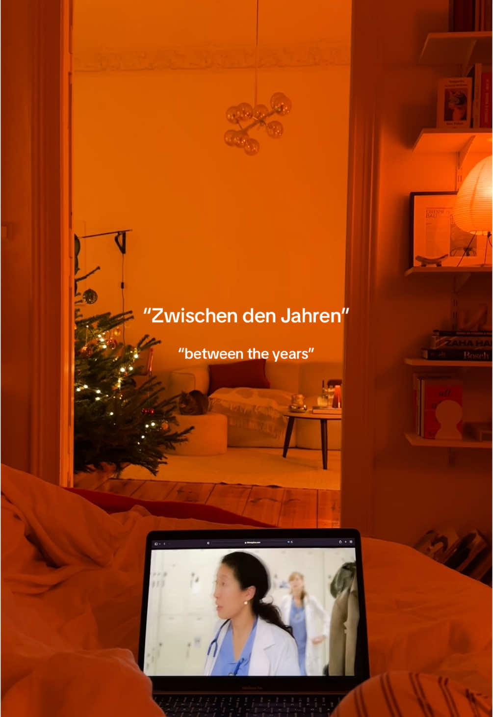 Many people in Germany use the phrase “between the years”. This colloquially refers to the days from Christmas to New Year’s Eve. It’s normally a time to slow down at the end of the year. Have you heard of this German phrase?