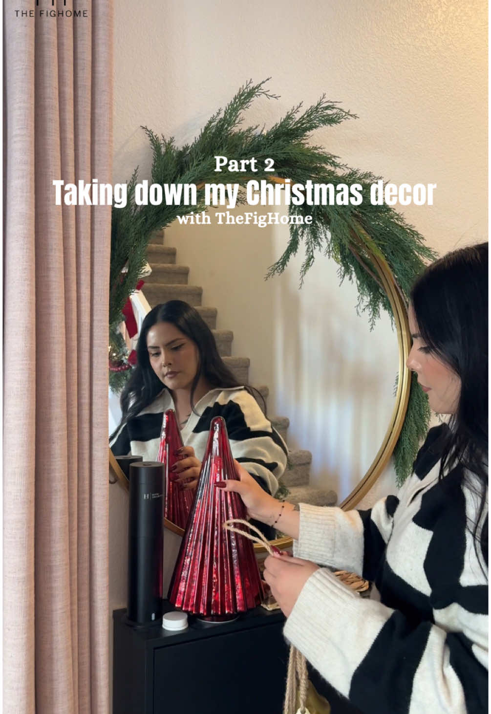 Part 2: Taking down my Christmas decor ❄️ When do you take down your decor?! 🤔 #cleanwithme #cleaningmotivation #organizedhome #garageorganization #cleaningtips #latinainfluencer #thefighome 