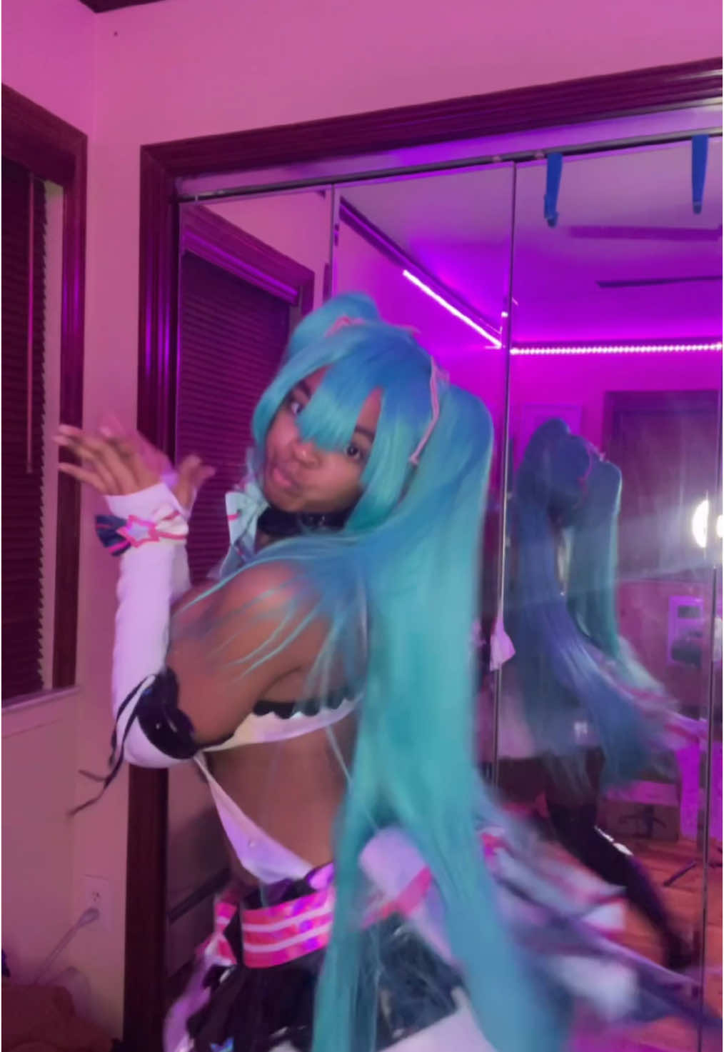 chu!>3< #miku #hatsunemiku #mikucosplay #cosplay #anime #animefyp #fyp #kpopfyp 