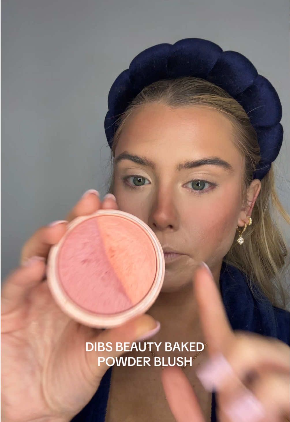 this is the shade spiced gal 💓 it is the most stunning baked powder blush shade that gives a beautiful filtered blurred finish to the skin that looks incredible 🥰 @DIBSBEAUTY  #duetbakedblush #bakedblush #dibsbeautystatusstick #dibsbeautytutorial #dibsbeauty #dibsbeautyreview #dibsbeautyblush #acnesafemakeup #blush #blushtutorial #blushtips #blushhack #fyp #blushtrend #powderblush #makeup #grwm dibs beauty, dibs beauty baked blush, powder blush, baked blush #tiktokshopcreatorpicks #ttsbeautybesties 