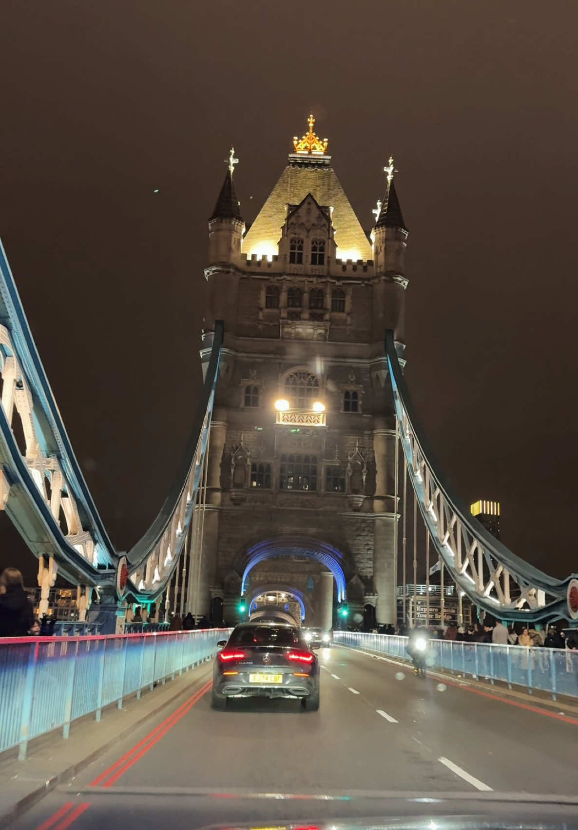 Tower Bridge 🤩🇬🇧#towerbridge #london#londonlife#londontiktok #tiktok#viral#PlaceToVisit #placetovisit #londontok #amazing#london🇬🇧 #🇬🇧#veronikalondon #❤️#traveluk#travel 