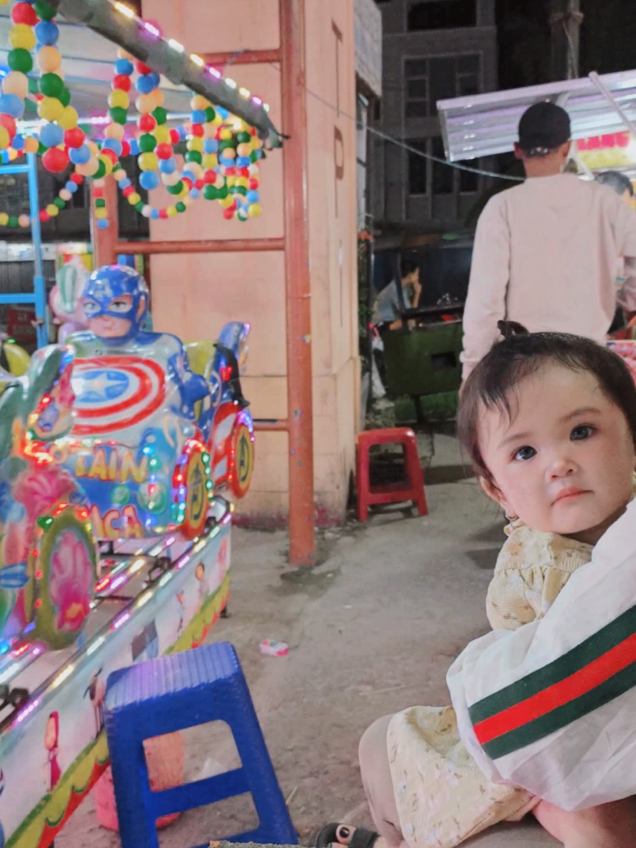 beautiful and cute baby #odongodong #anakanaklucu #anakanakmain #odong #bayilucu #laguanakindonesia #naikodongodong #laguanak #babylove #laguanakbalitaindonesia #babykids #laguanakanak #kids #fyp 