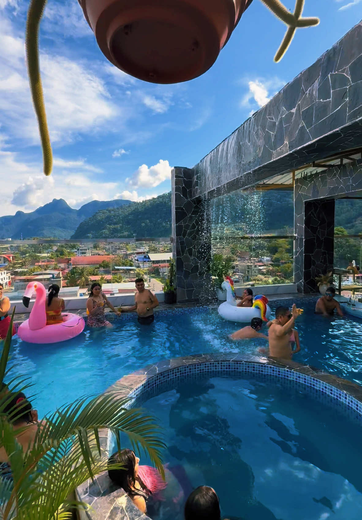 📍Caruzo Rooftop - Tingo María 🇵🇪  #tingomaria #peru🇵🇪 #traveltiktok #PlacesToVisit #fyp #pool 