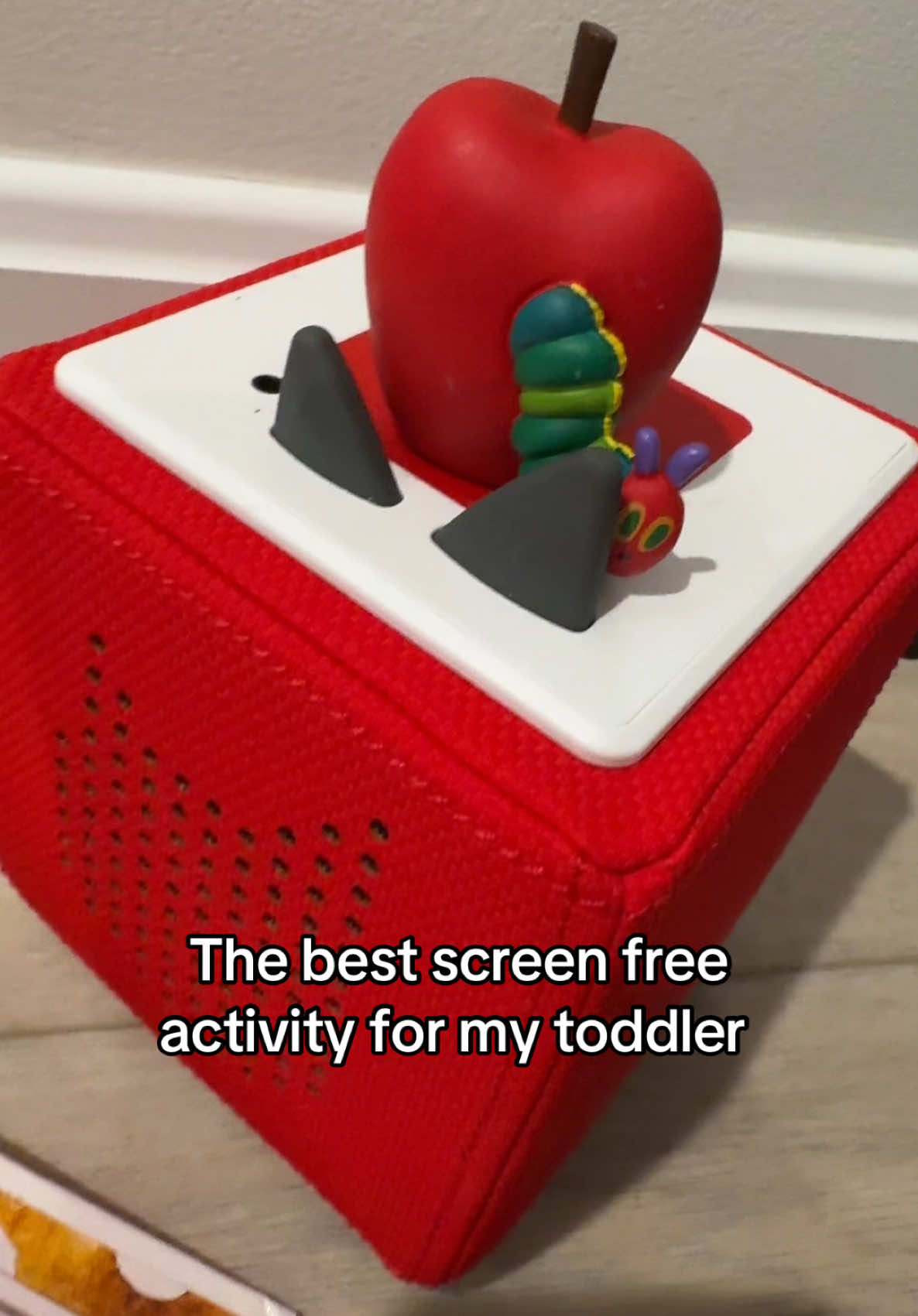 The Toniebox has been absolutely amazing for my toddler. She plays with this thing for hours, and we have all of her favorite characters. This is a great toddler birthday present idea or a Christmas gift idea for toddlers! #giftforkids #toddlersoftiktok #toddlergiftideas #toddlerbirthday 