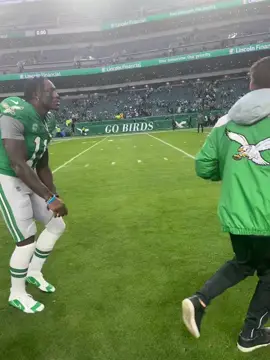 WHOLESOME: #Eagles star AJ Brown gave Philly superfan Patrick a signed game-worn jersey for returning Tanner McKee’s first touchdown ball. #ajbrown #tannermckee #sundayfootball #philadelphiaeagles  