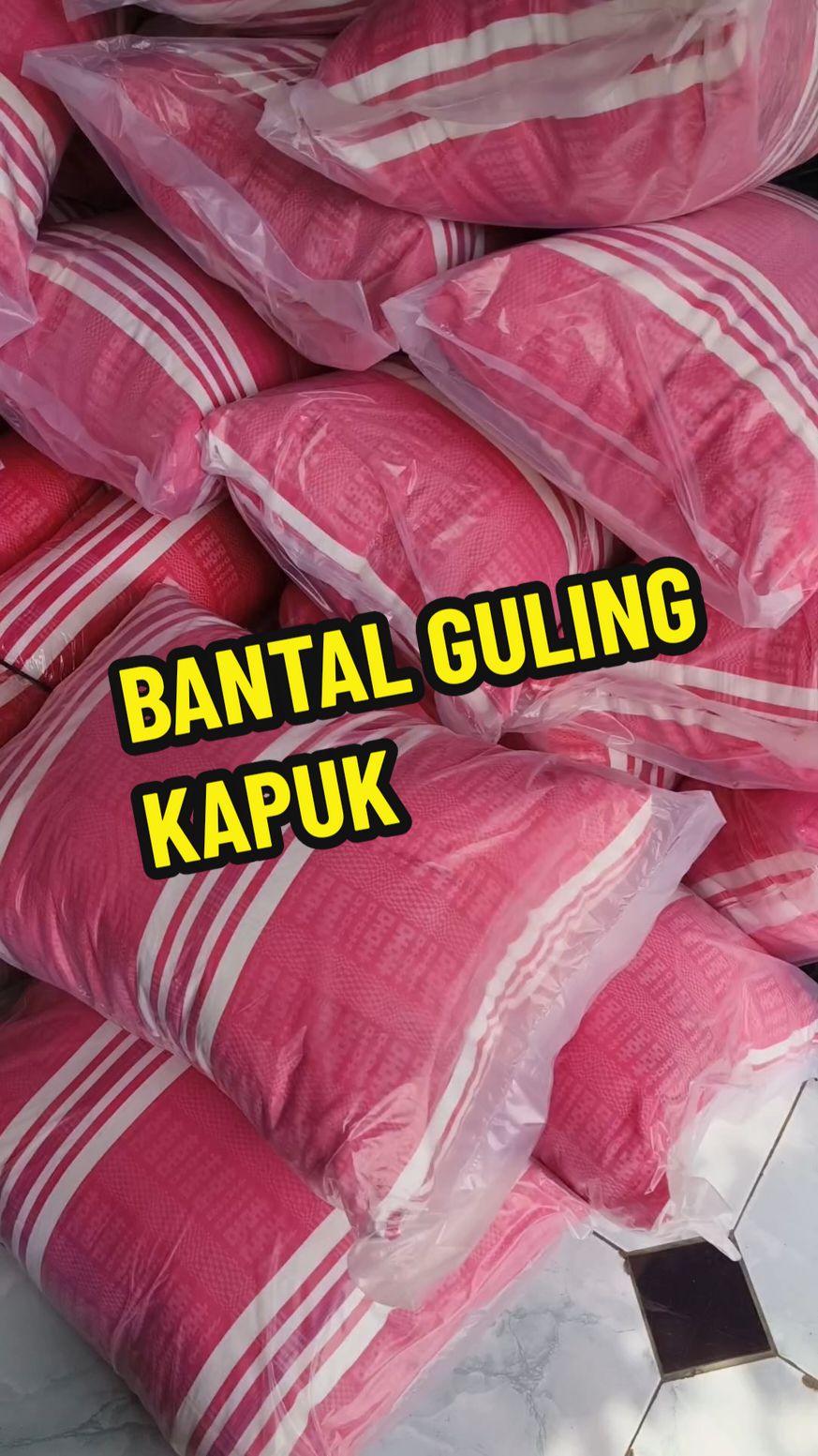 #BantalKapuk #gulingkapuk #bantalguling #TidurNyenyak #KenyamananAlami #ProdukLokal #KapukAsli #PilihBantalTerbaik 