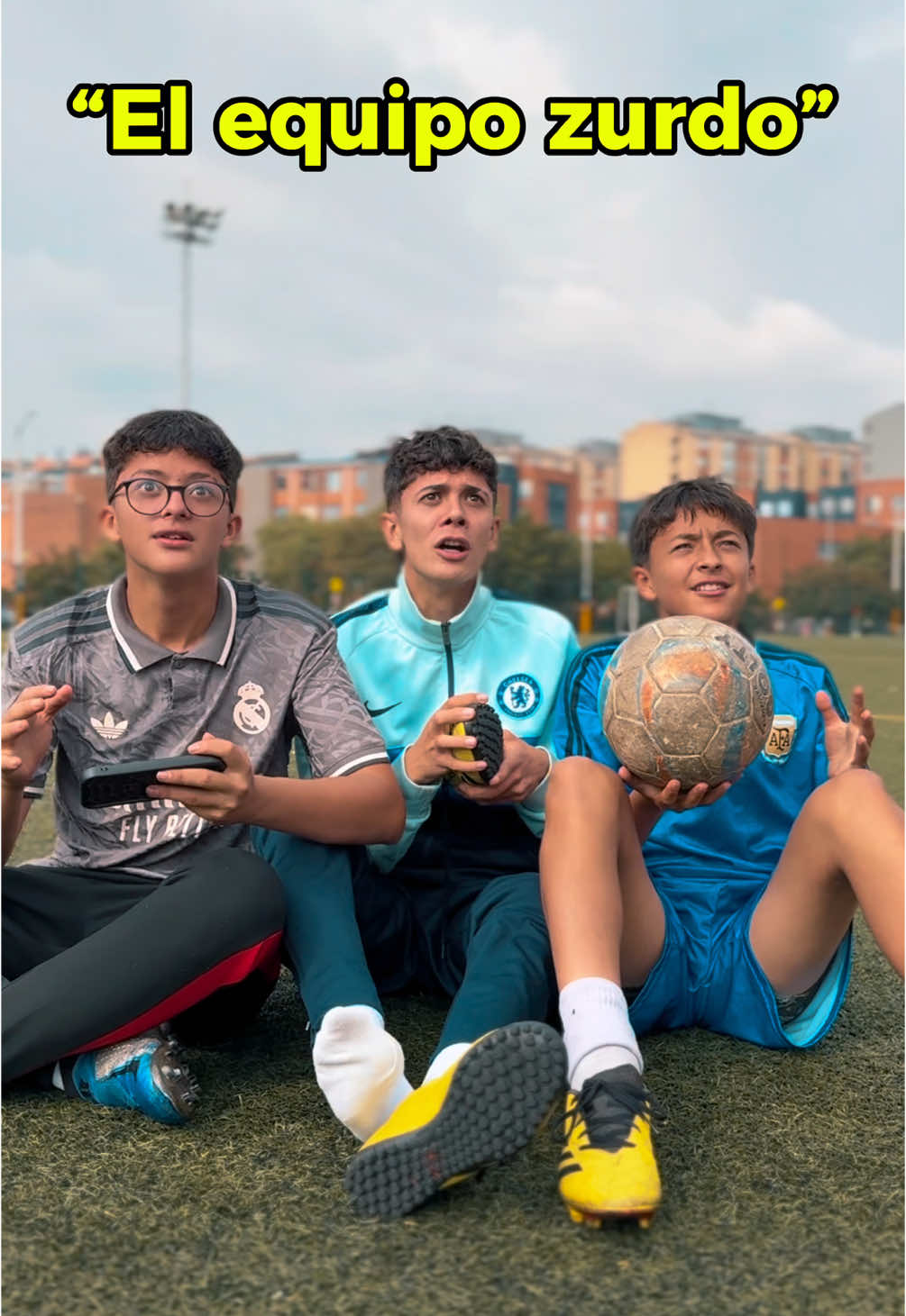 A que equipo les recuerda?🤔⚽️ 🤳Comparte, sigueme y etiqueta a tus amigos🫡⚽️😎 . . . #bacho #zurdos # #comedia #fypシ゚ #Viral  #futbol⚽️  