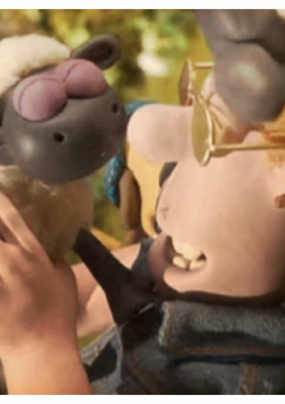 “i knew you in another life” <3 this film actually makes me cry every time :,) #shaunthesheep #shaunthesheepmovie #shaunthesheepedit #aardman #aardmananimations #edits #aww 