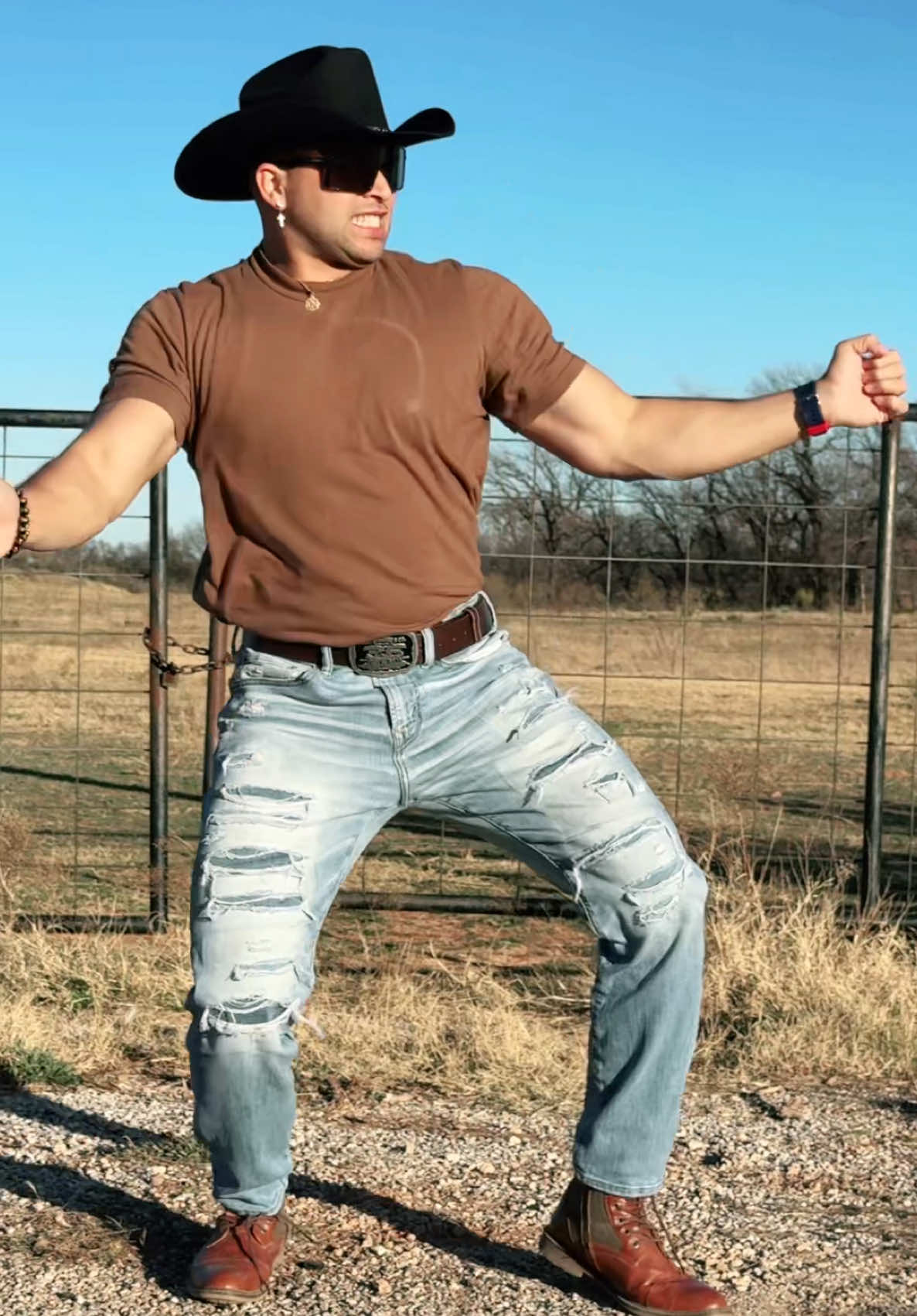 TRENDING DANCE BY TEXAS COWBOY 🇺🇸 #onthisday #fypシ #kanerogal #kiligpamore #duetwithme #trendingnow #trending #vloggerlifestyle #kingofchestbang #danceawesome #dancechallege #rogalbrothers #kanerogalreels #tiktokpinoy #trendingdance #fyp 