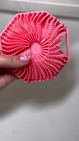 Say goodbye to loofahs and hello to the ultimate clean! 🛁✨ This silicone bath scrubber is gentle on your skin, antimicrobial, and built to last. Perfect for an everyday refresh or a relaxing spa-like moment. Who’s ready to upgrade their shower routine? 🚿  #SelfCareEssentials #SiliconeScrubber #CleanAndFresh #MomApprovedFinds