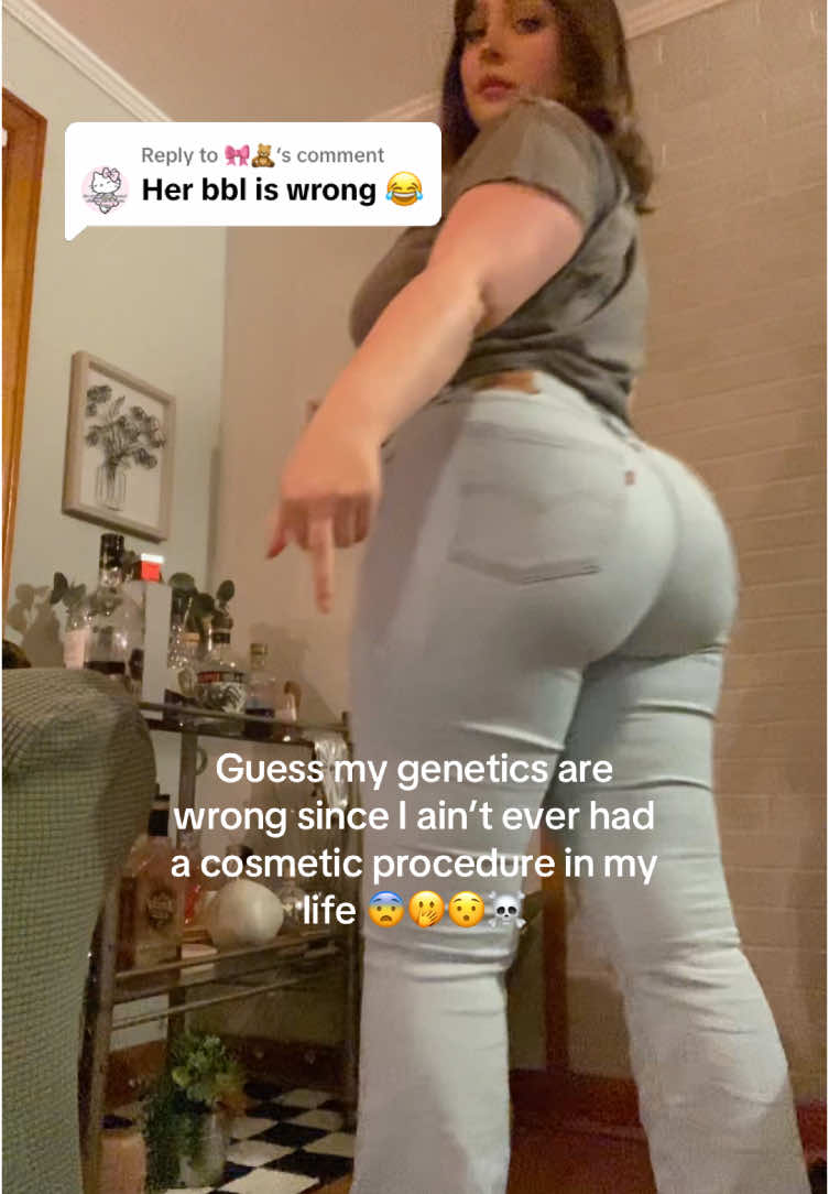 Replying to @🎀🧸 you might think a big butt = a BBL since you need one to achieve that tho! 💕😯 #fyp #foryou #bbl #jeans #comments 