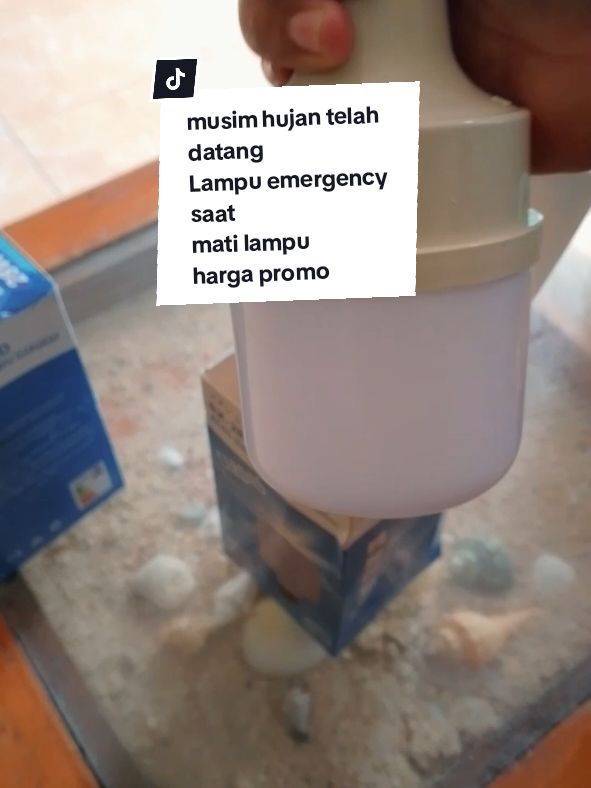 akhirnya musim hujan datang jangan lupa persiapan lampu emergency ya biar nggak gelap gelapan mumpung promo #fyp  #fypage  #fyppppppppppppppppppppppp  #fypdongggggggg  #beranda  #mentahan  #lampu  #lampuemergency 