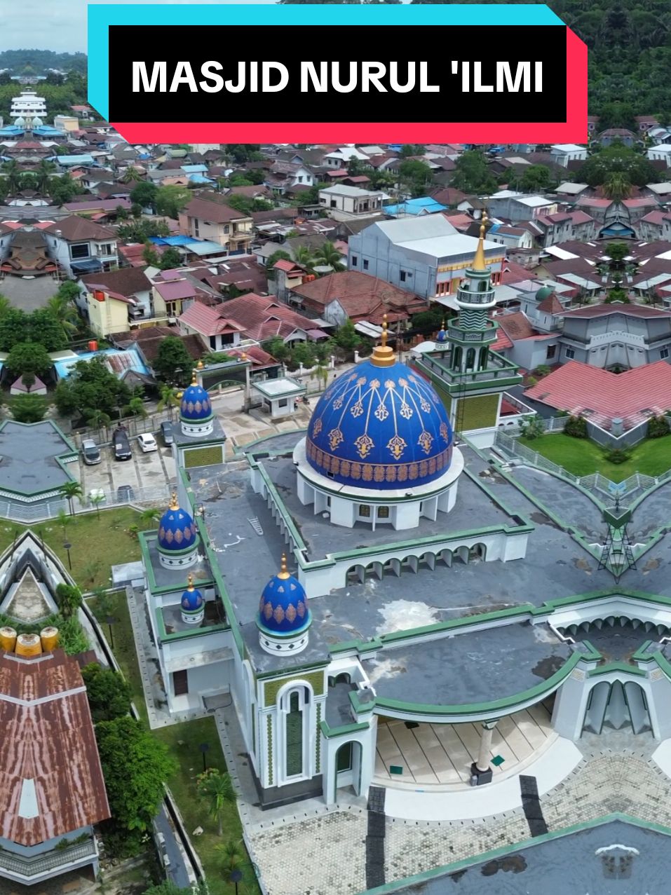 Sebuah masjid yang sangat indah terlihat seperti istana dari jarak jauh. 📍Jln. Rumbia, Kota Samarinda  #masjid #islam #istana #kotasamarinda #tepian 