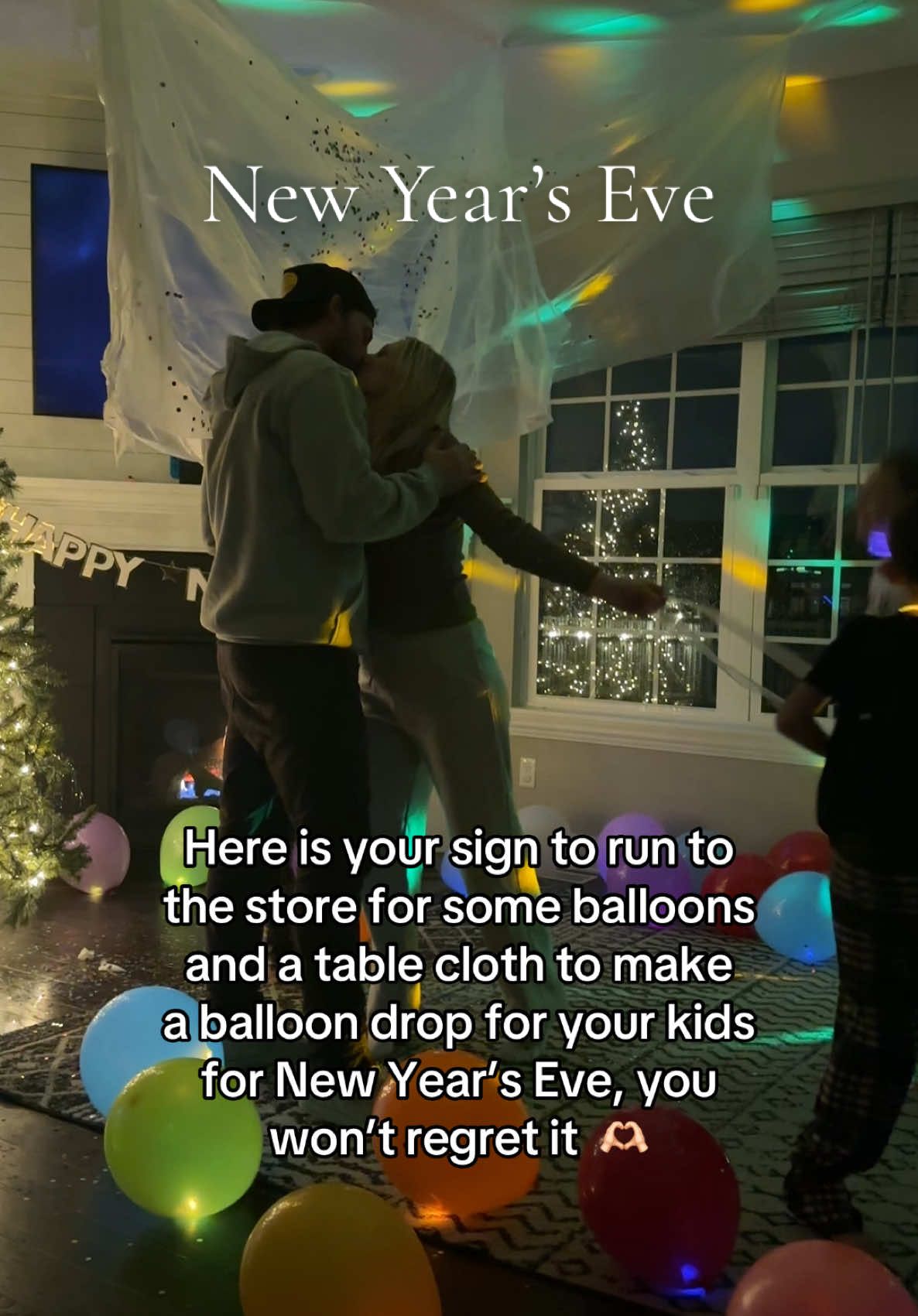 Best New Years Tradition EVER 🙌🏻 #newyearseve #newyears #family #happynewyear #MomsofTikTok #fypシ #foryoupage #balloondrop #NYE #nye #family 