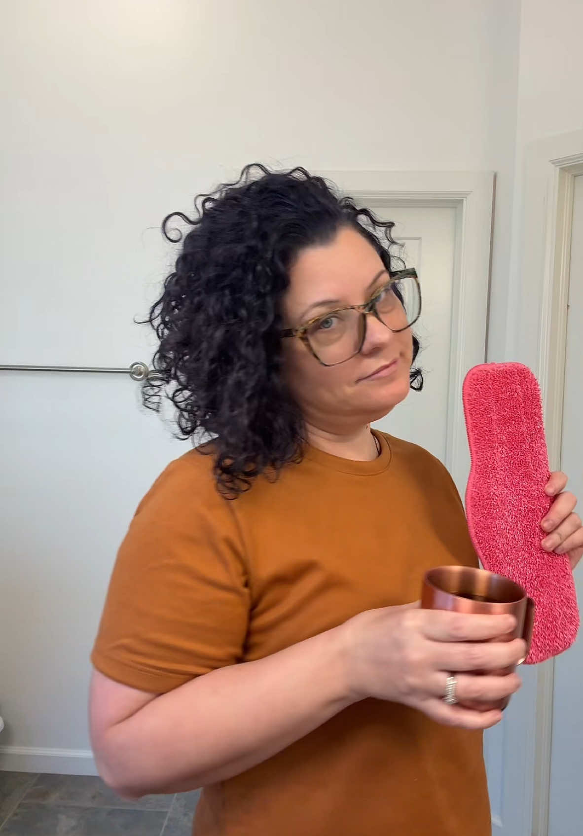 Steam mop! And it’s PINK! 🙌🏼 #steamcleaning #steammop #pinkmop #asmr #CleanTok #handheldsteamcleaner 