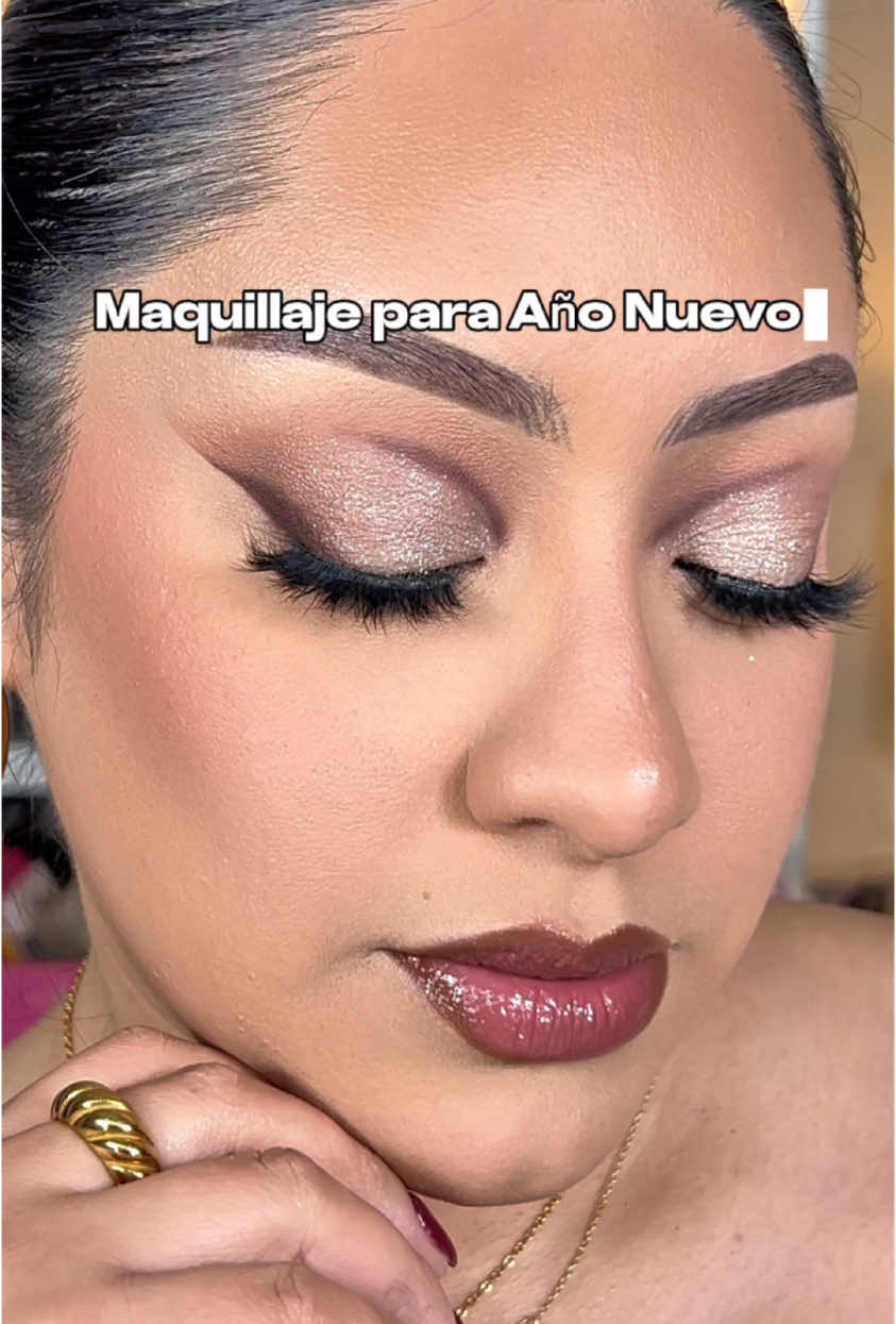 Maquillaje para año nuevo #newyearmakeup #maquillajepasoapaso #maquillajedeojos 