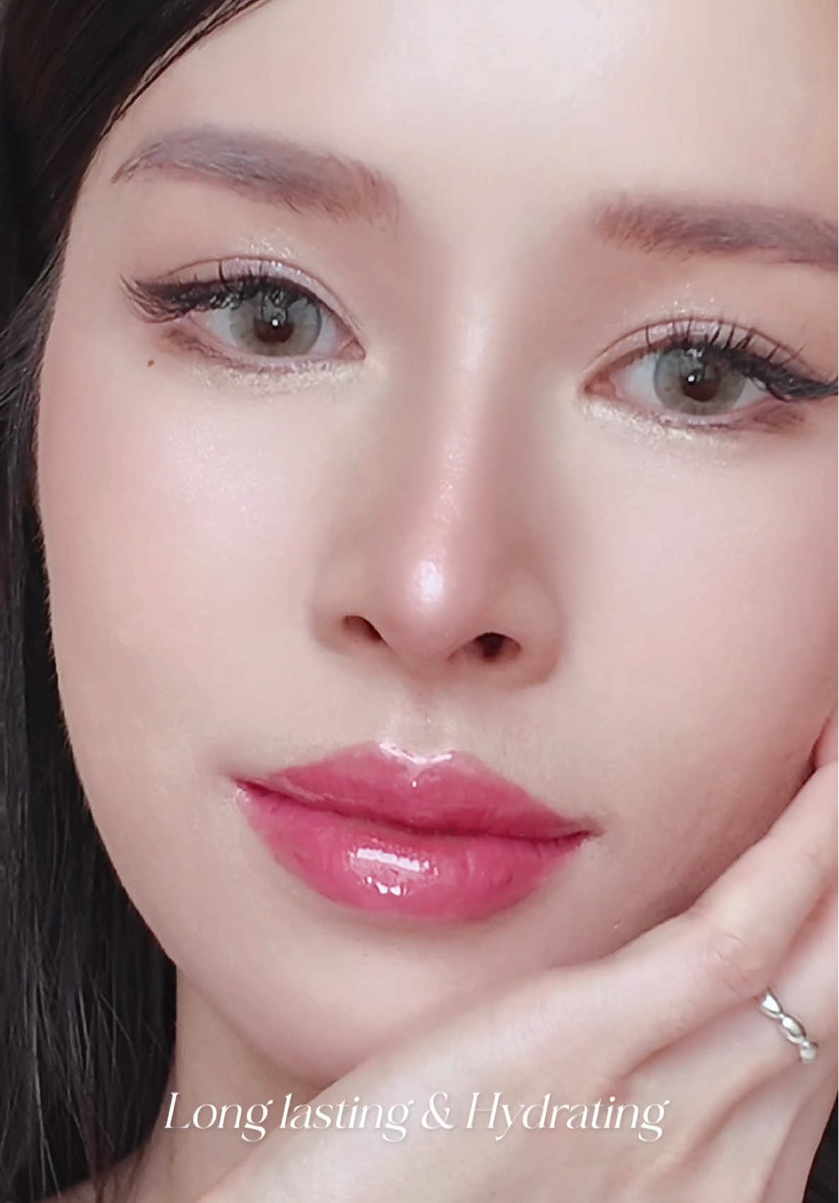 3 Singapore Exclusive JOOCYEE Ultra Shine Lipsticks are back in stock!!! Grab them while you still can 😘 YOU WILL LOVEEEEEE 🫰🏻