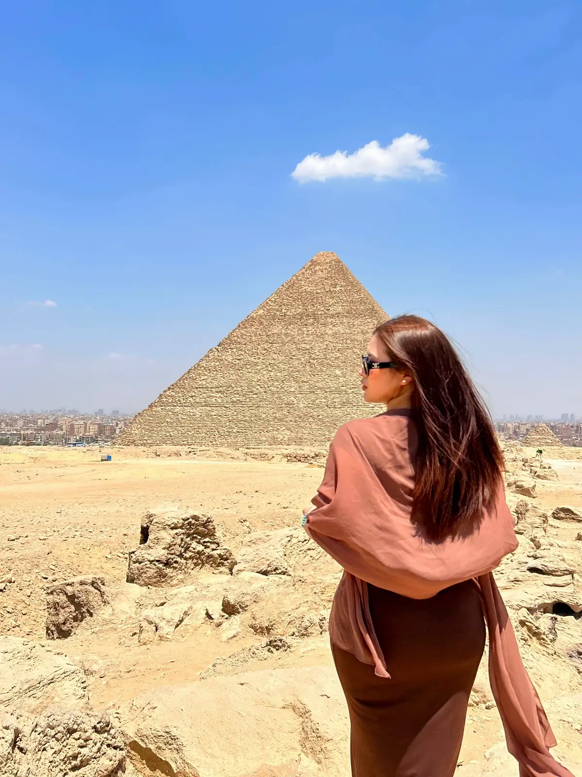 📍 The Pyramids of Giza #egypt #pyramids #gizapyramids #egypttravel #chinesegirl #dohaqatar 