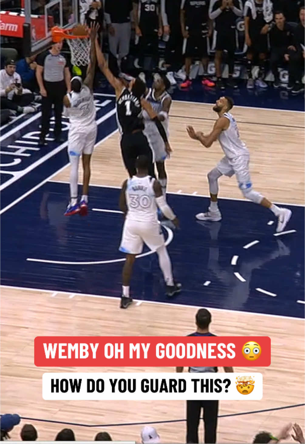 WEMBY IN THE CLUTCH 🔥 #NBA #basketball #nbabasketball #wemby