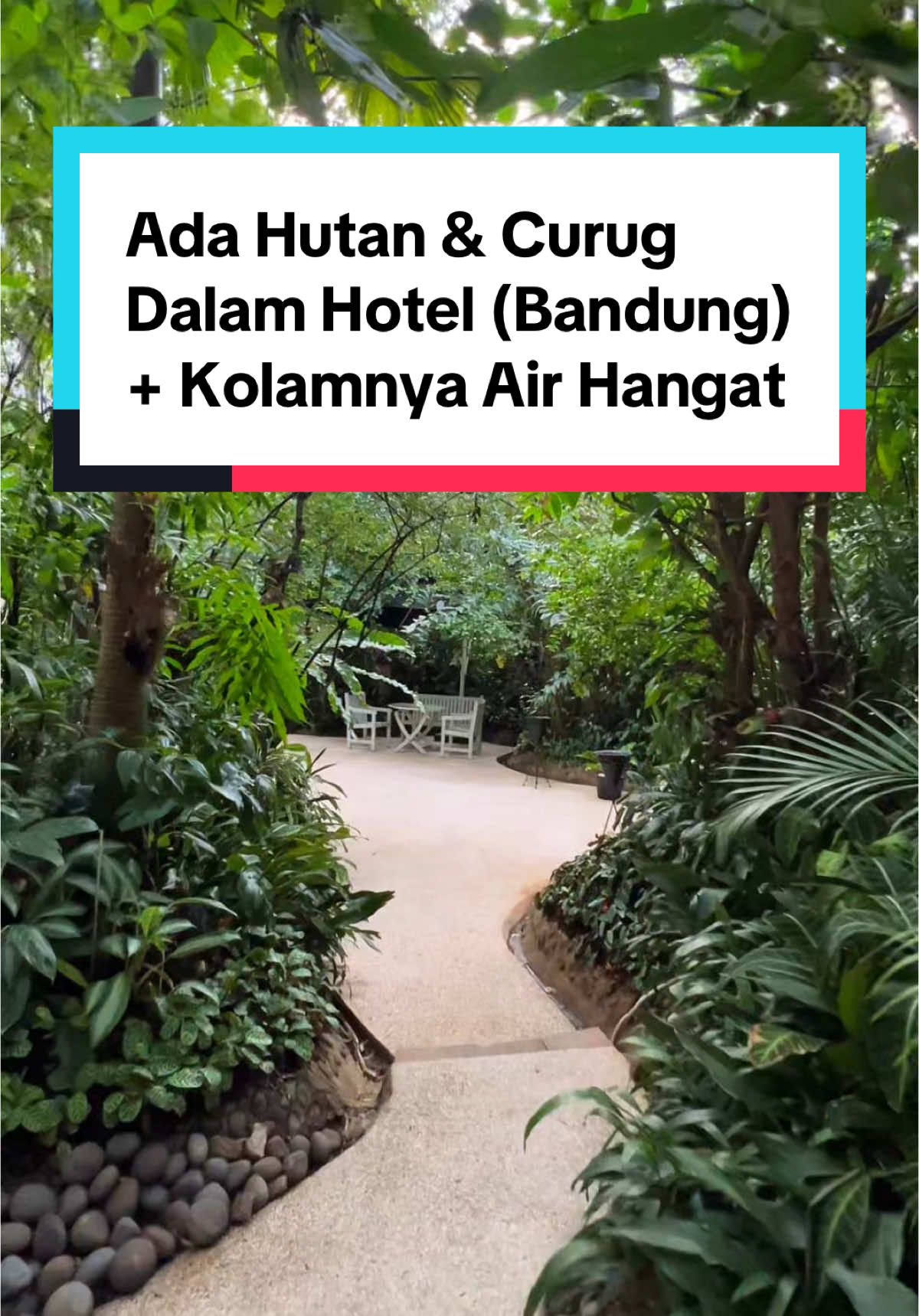 Satu-satunya Hotel Bandung yang punya Hutan & Curug di tengah hotel 😁 hotel ini juga termasuk Kids friendly karena ada fasilitas playground / kids club dengan beberapa permainan anak, dan semua area kolam renangnya air hangat, termasuk kolam anak 👍🏼 Servicenya terbaikkk siih, stafnya semua ramah-ramah, makanan di resto hotel termasuk sarapannya juga enak-enak 👍🏼 Room Rate : starts from 1,2jt keatas #HotelBandung #KidsFriendlyHotelBandung #kolamairhangat #staycation #natal #tahunbaru @The Papandayan Hotel 