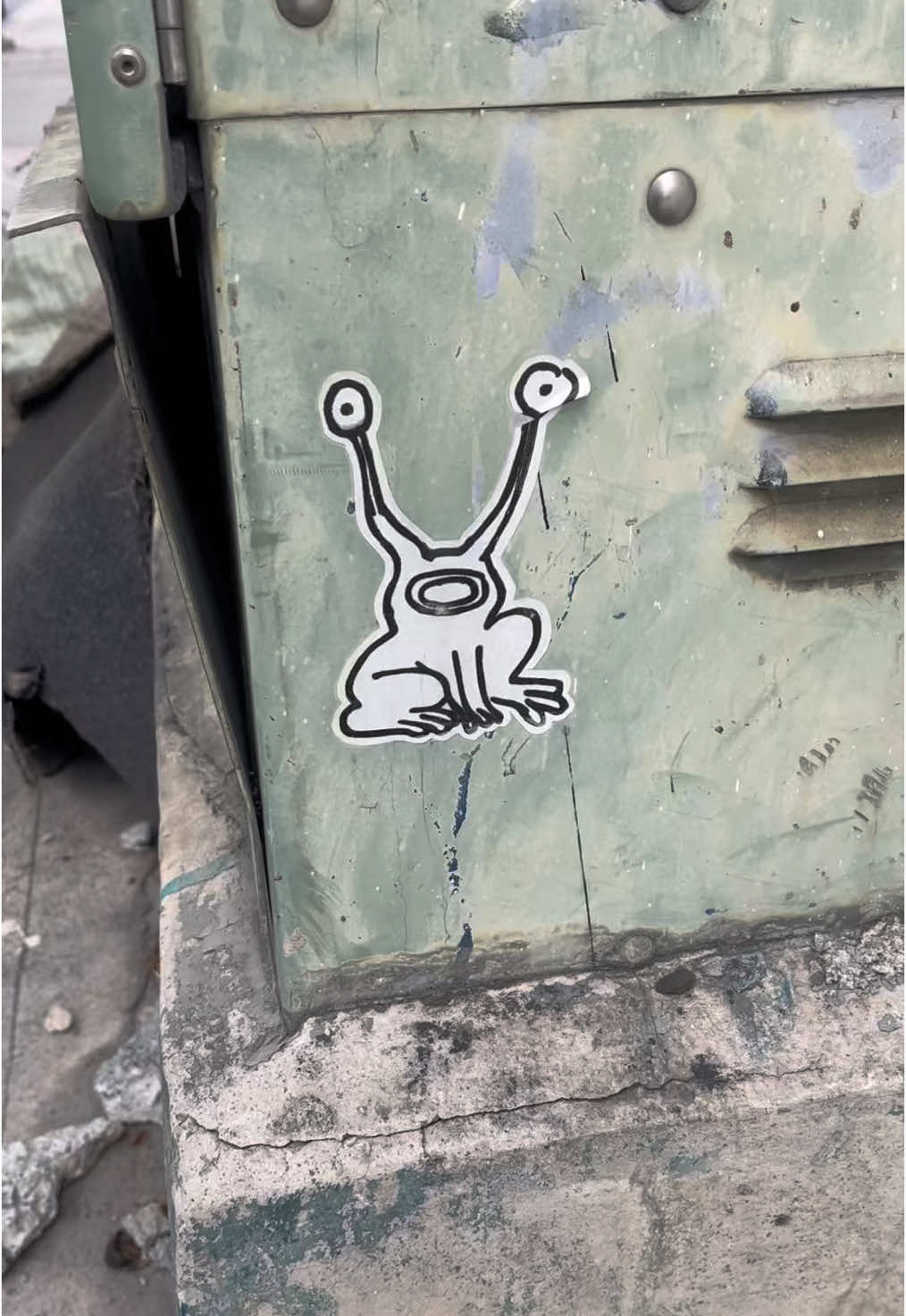 esta en todas partes #danieljohnston #hola