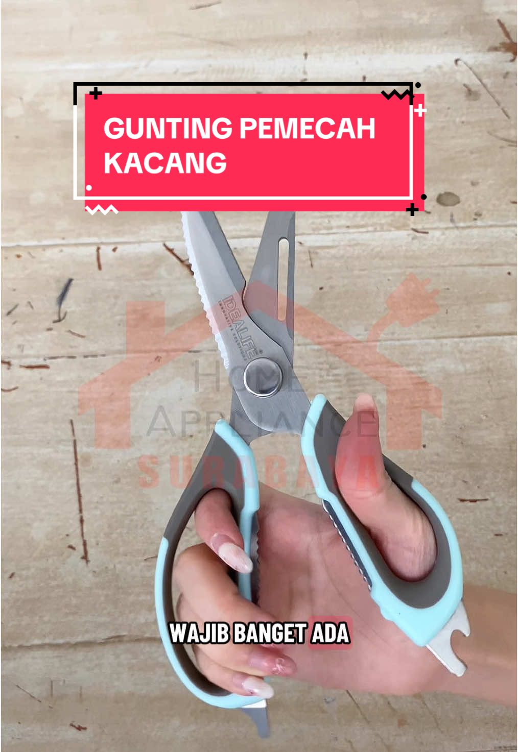 Gunting super tajam dan multifungsi ! 🥰 upgrade dapurmu sekarang 🖤 #gunting #guntingmultifungsi #multifungsigunting #guntingserbaguna 