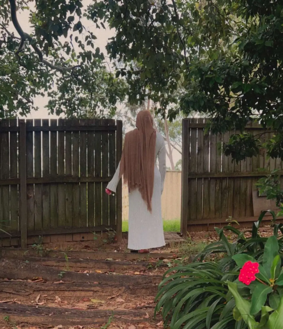“It’s very okay to outgrow your old self” ✨ #fyp #fyf #portuguese #OOTD #selflove #sydney #qotd #hijabitiktok #modestfashion #quote #tiktokaustralia #viral #modestoutfits #happiness #viraltiktok #Home #nature #simplicity #maturing #muslimah #revert 