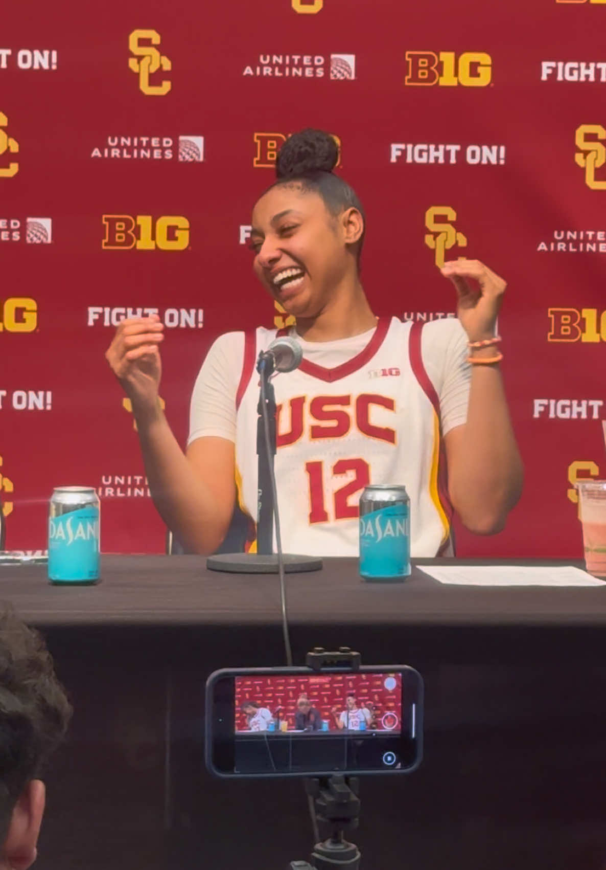 USC Sophomore Juju Watkins said once she reads the defense it’s “BBQ Chicken.” She talked to me about her process. She said everything comes naturally. #JujuWatkins #usc #collegebasketball #womenhoopers #media #entertainment 