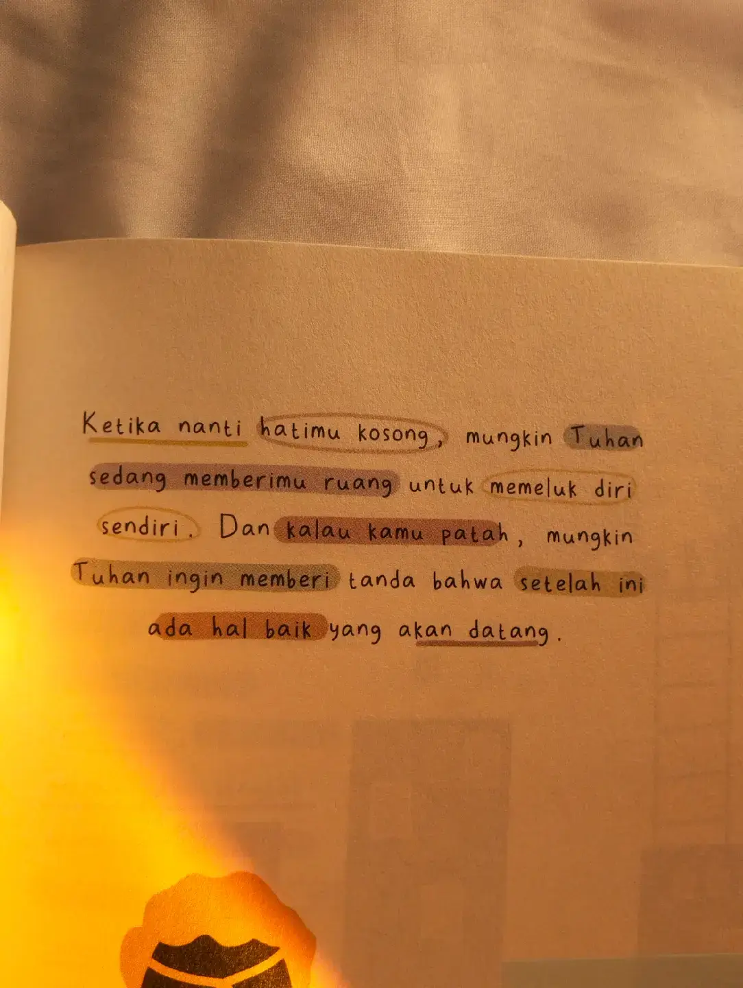 kapan terakhir kali kamu berhenti dan memilih kebahagiaanmu sendiri?😕 📚Tenang karya Lapinggala Buku ini kayak temen yang selalu ngerti kamu. Isinya ringan, tapi nyentuh banget. Buat kamu yang butuh reminder kecil biar tetep tenang dan belajar sayang sama diri sendiri. 🫶✨ Temuin vibes ini di halamannya, cek langsung keranjang diprofile!  #quotestory #books #selfimprovement 