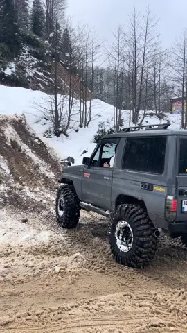 Toyota land cruiser lj 70 series #offroad #offroad4x4 #japonotomobil #pikachu #tiktokviral #creatorsearchinsights 
