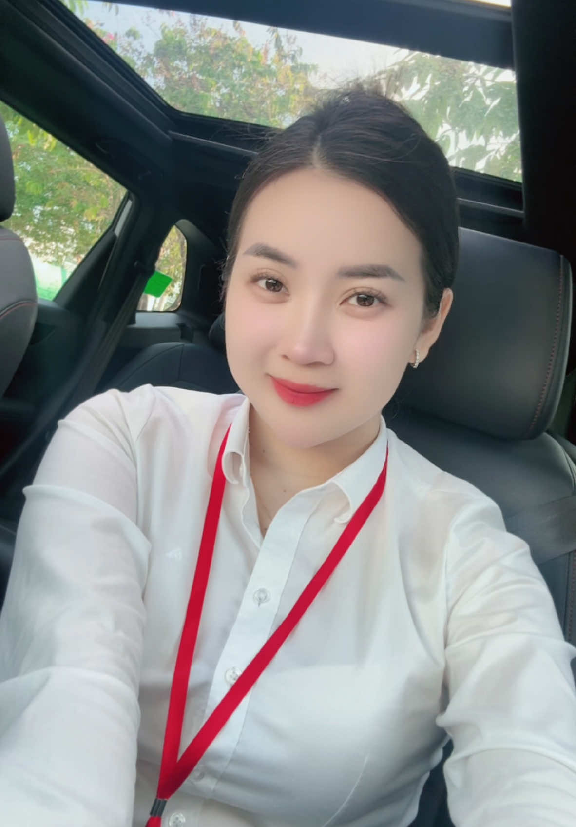 Em là 1 đoá hoa hồng không son phấn đẹp tự nhiên 🥰