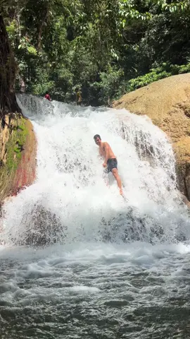 กลับบ้านมาเล่นน้ำตกแถวบ้าน เหมือนเป็นคนครองน้ำตก  💦 #BBoySwu #Thungwa #Satun #Thailand #Waterfall 