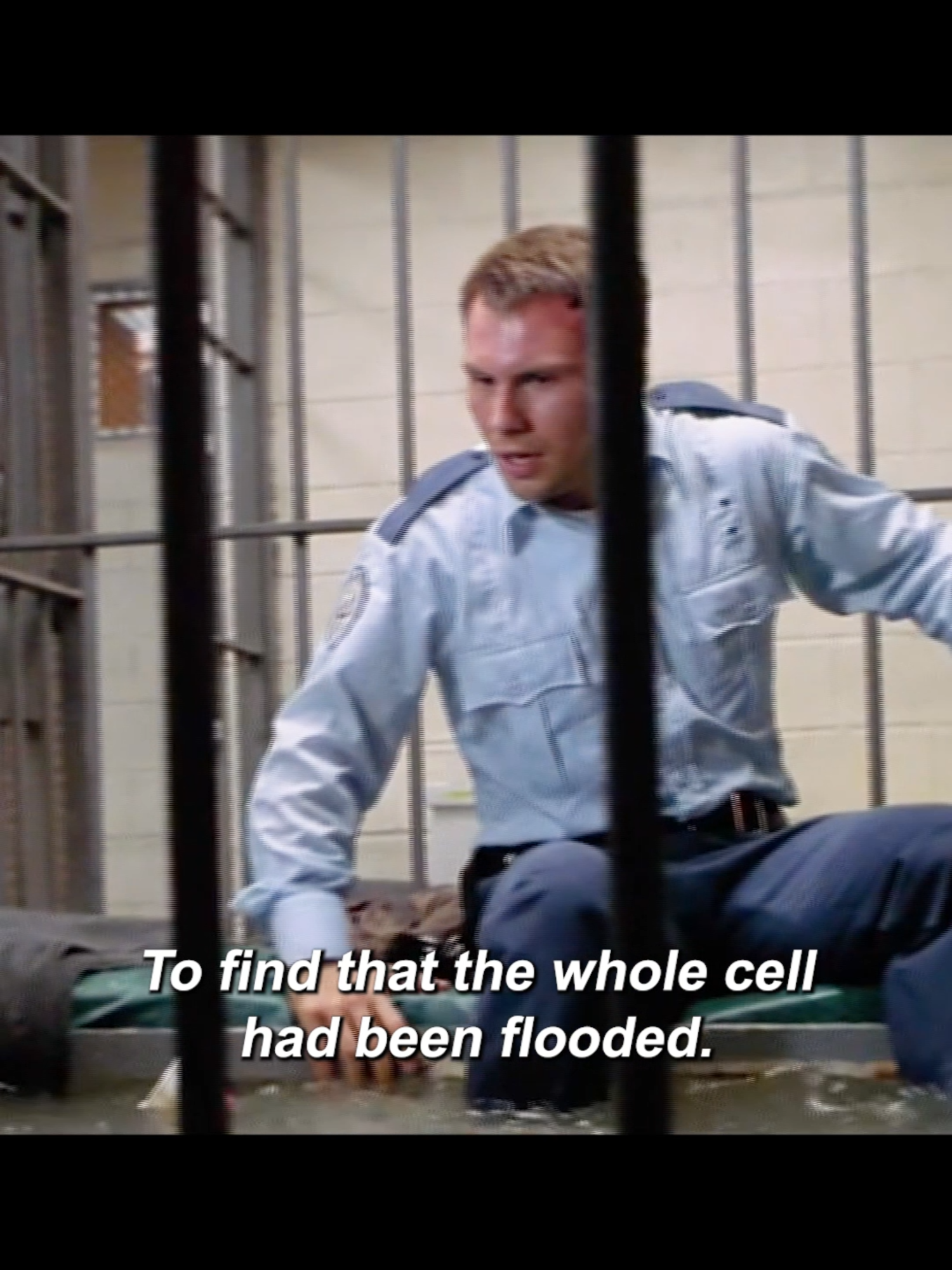 The man wakes up to find the police station flooded.#tik_tok #movie #usa_tiktok #film #usatiktok #lxmovie