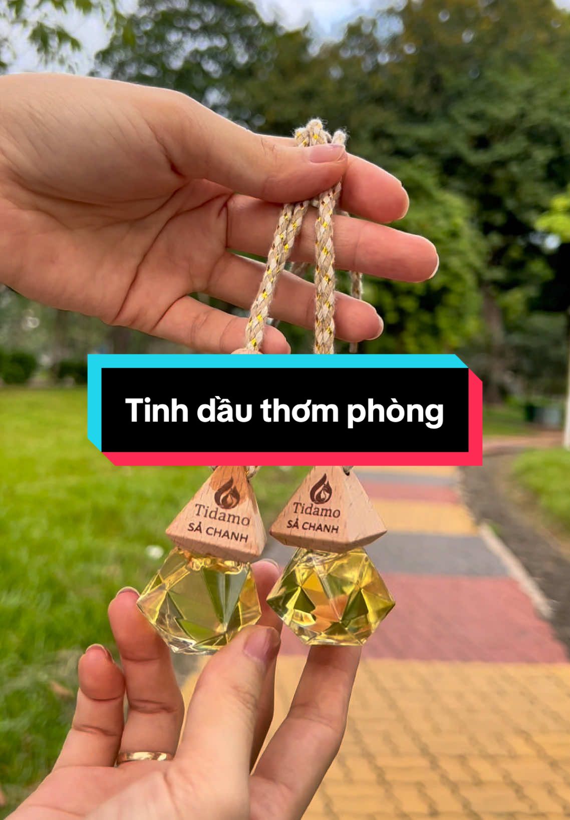 Thực sự em đã mua đi mua lại rất nhiều lần cái hương chanh sả này vì nó không có gì để chê #tinhdau #tinhdauthomphong #doisong #xuhuongtiktok #giadung 