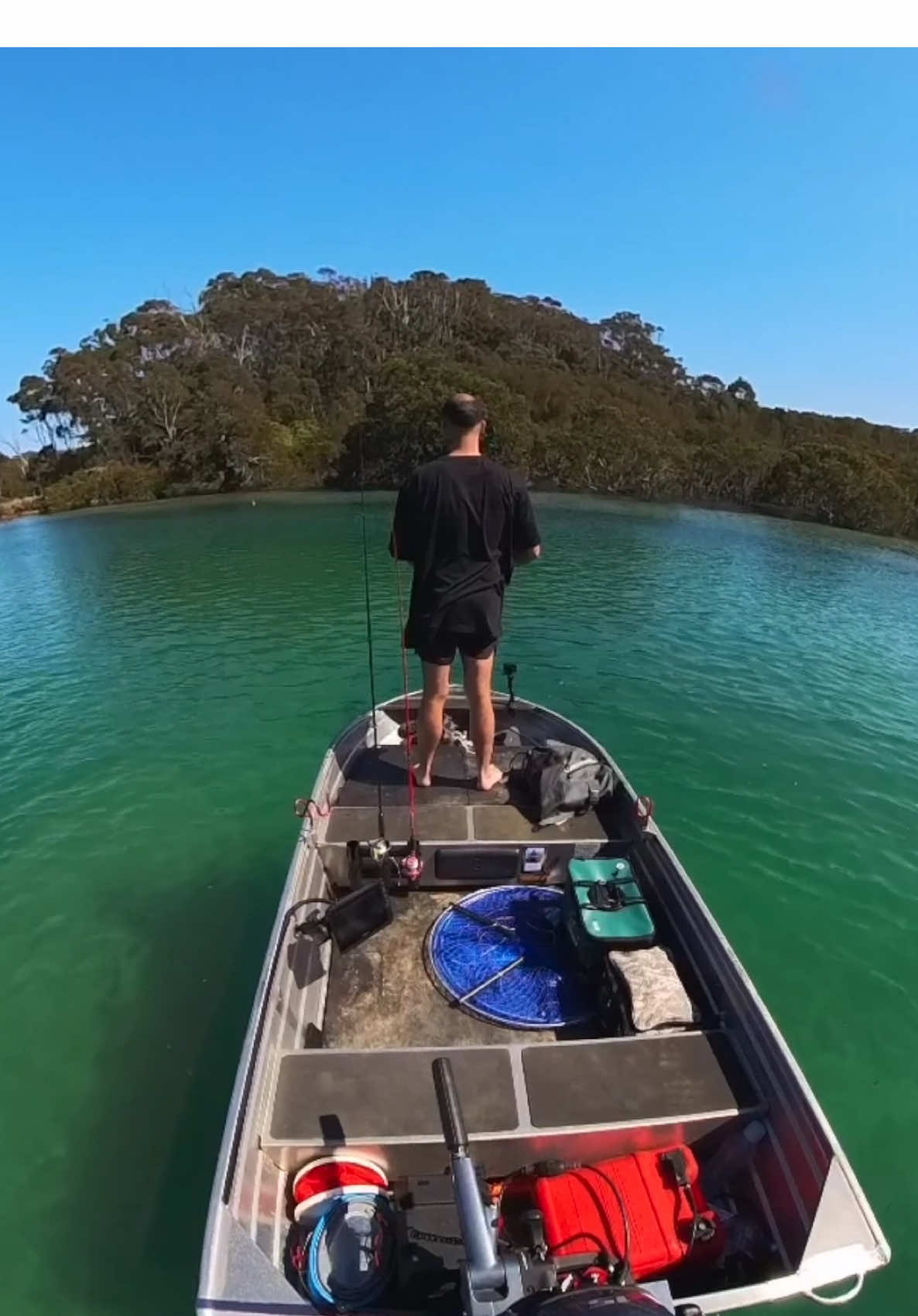 Living 24 Hours In My Tiny Boat #fishing #flathead #bermagui #newsouthwales #catchandcook #bream 