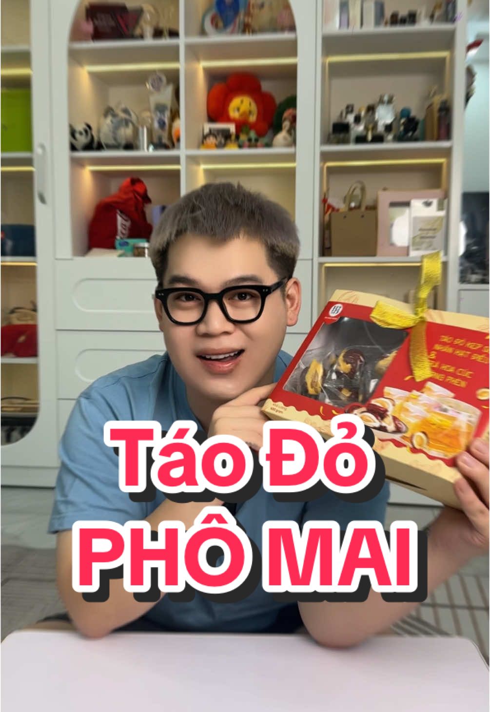 Độc lạ táo đỏ kẹp phô mai nè các bác ơi. Mua thử ngay